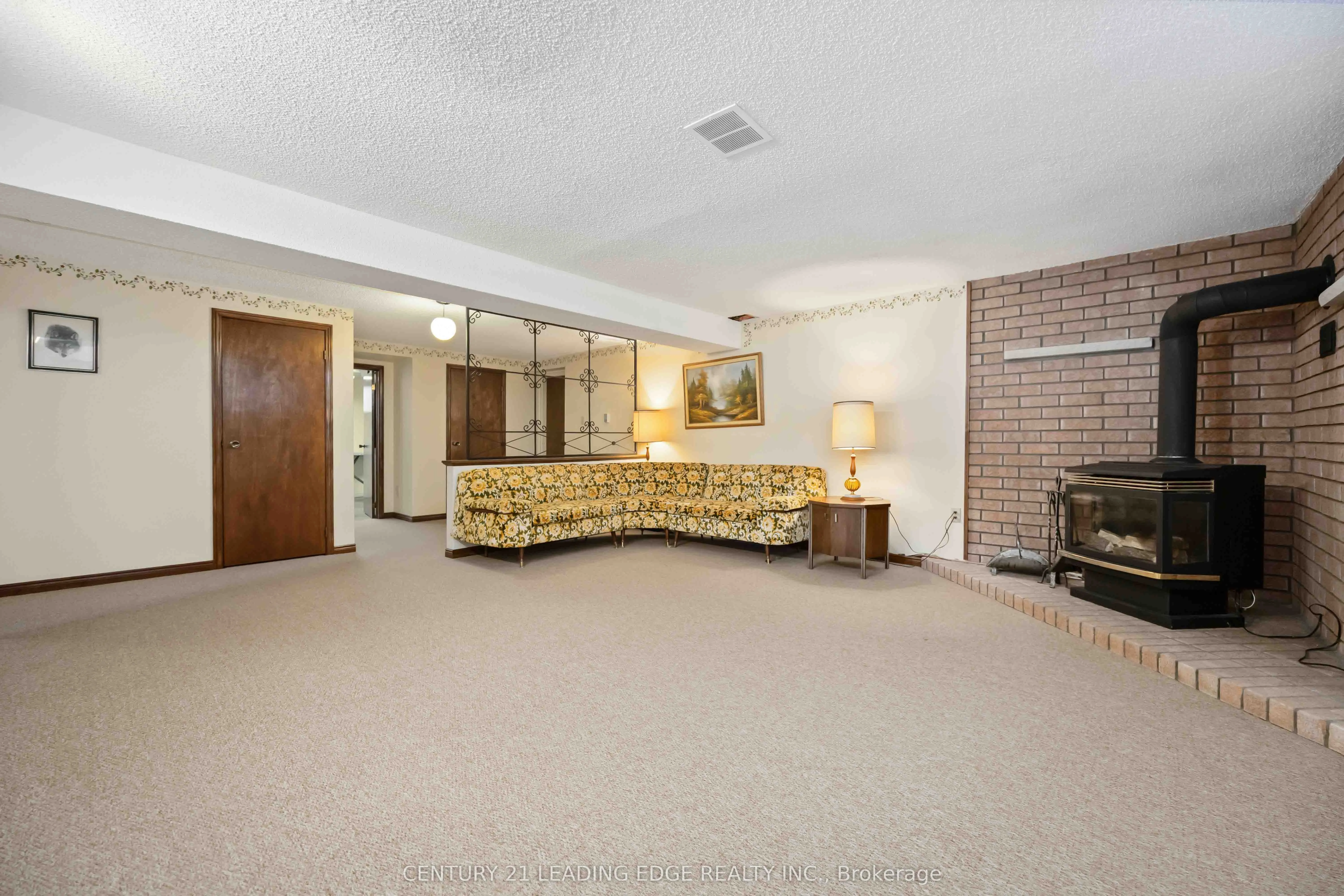 52 ASPEN Crescent