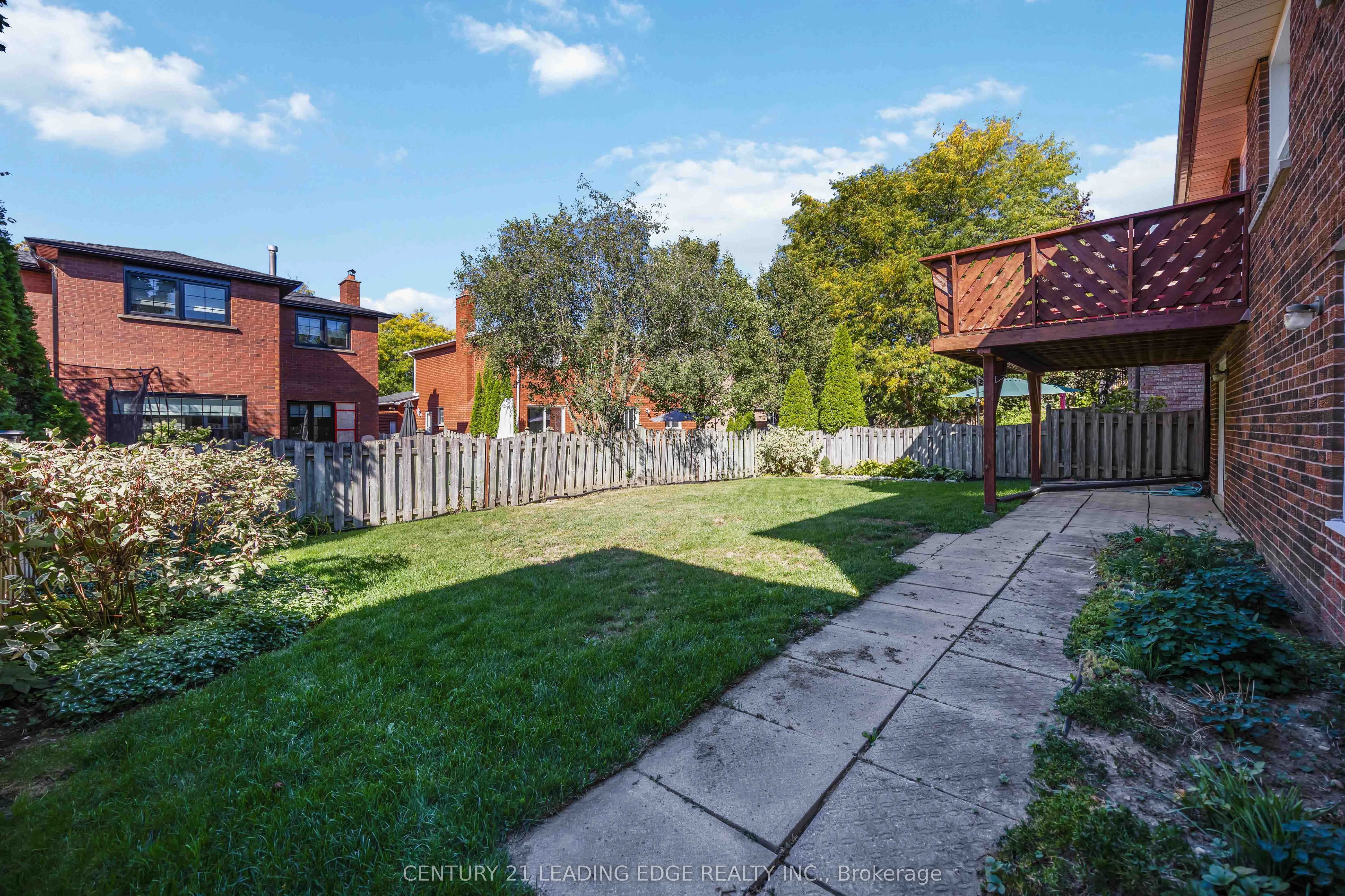 52 ASPEN Crescent