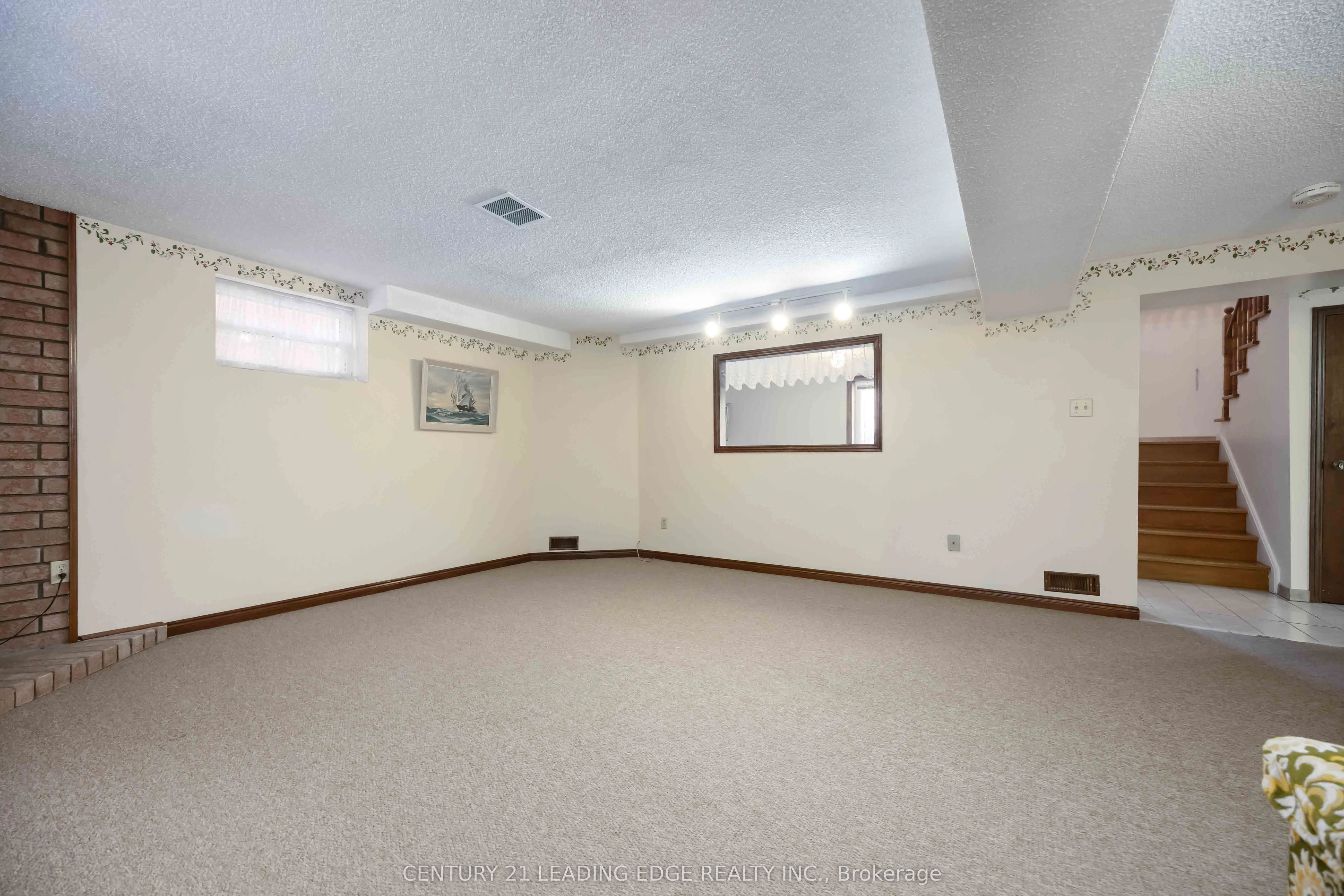 52 ASPEN Crescent