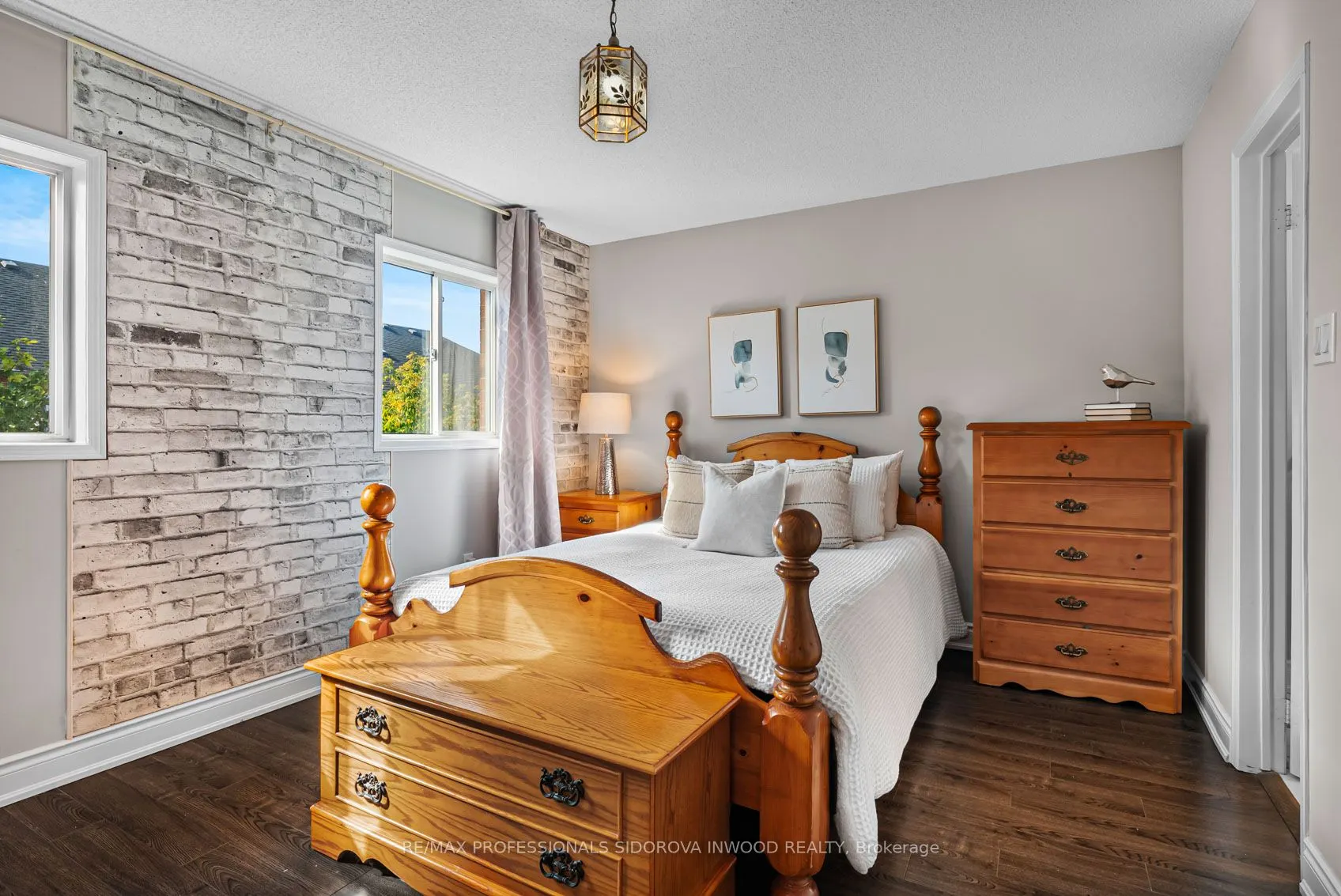 106 Lucena Crescent