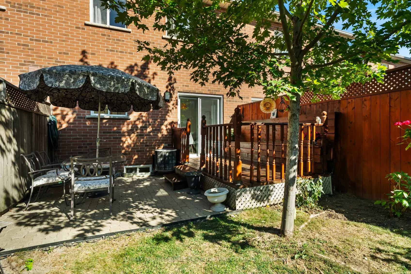 106 Lucena Crescent