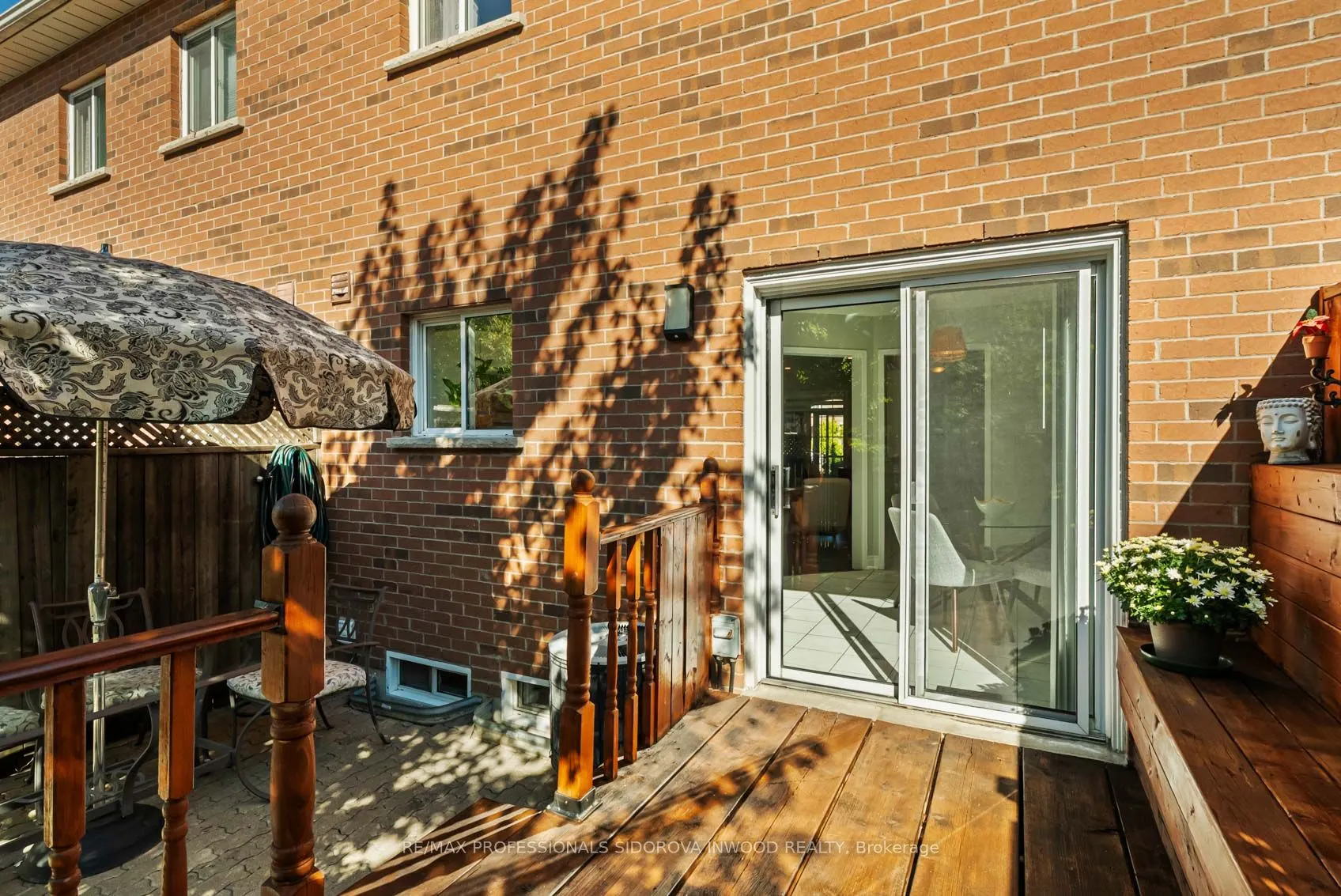 106 Lucena Crescent