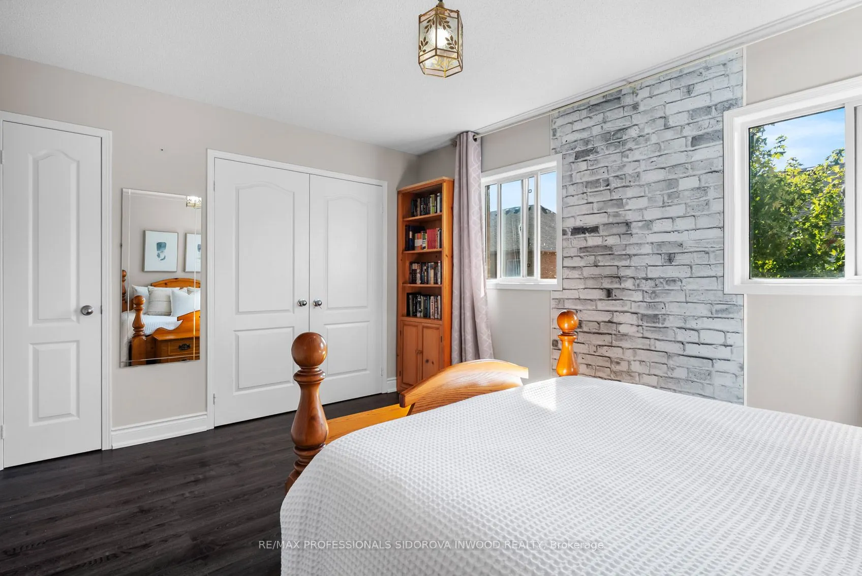 106 Lucena Crescent
