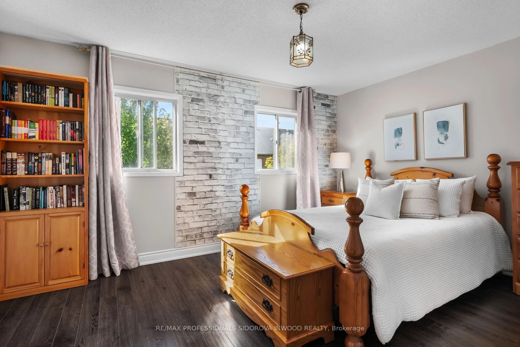106 Lucena Crescent