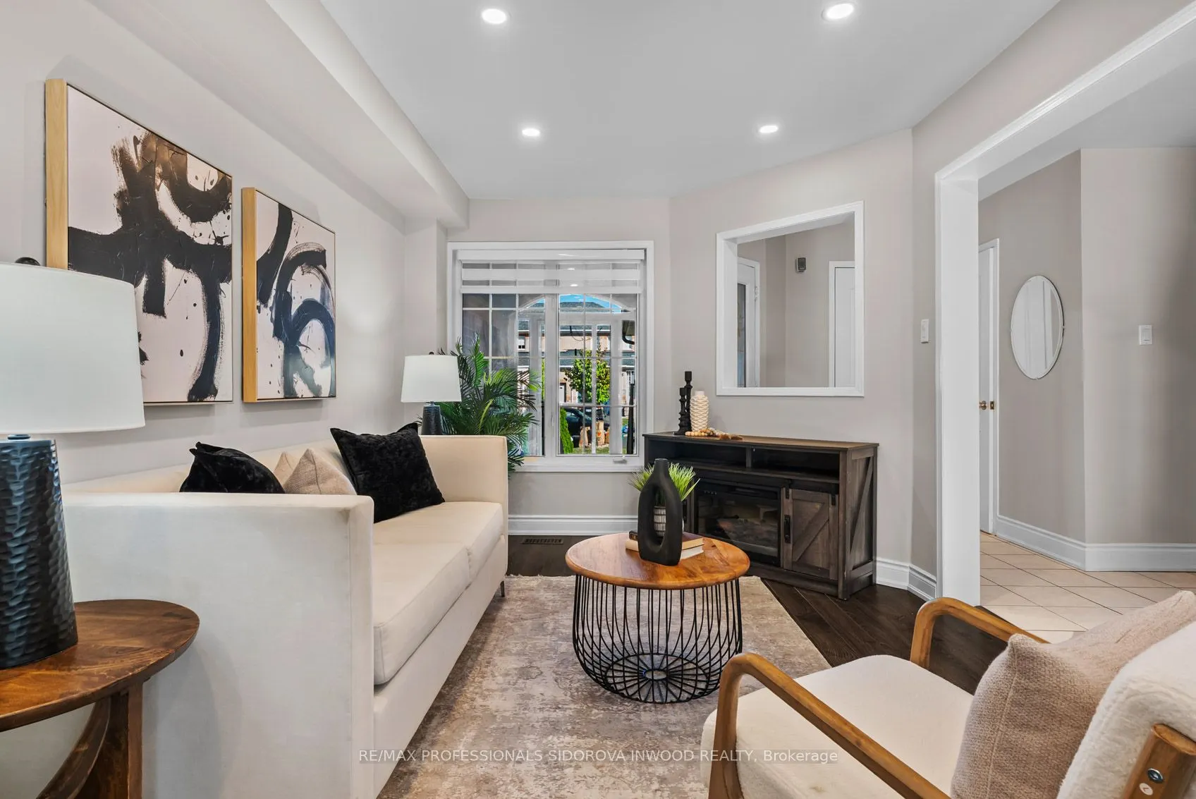 106 Lucena Crescent