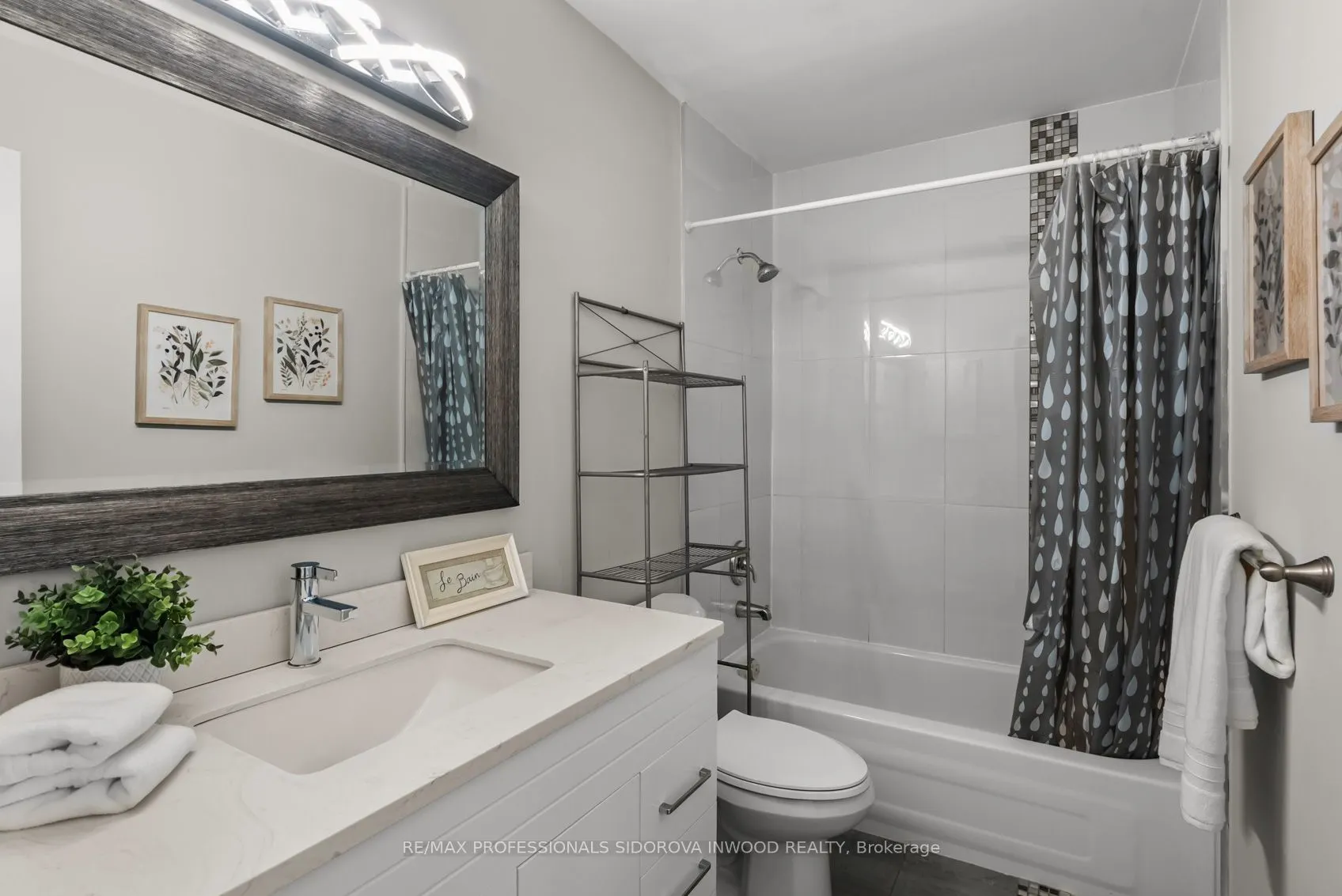 106 Lucena Crescent