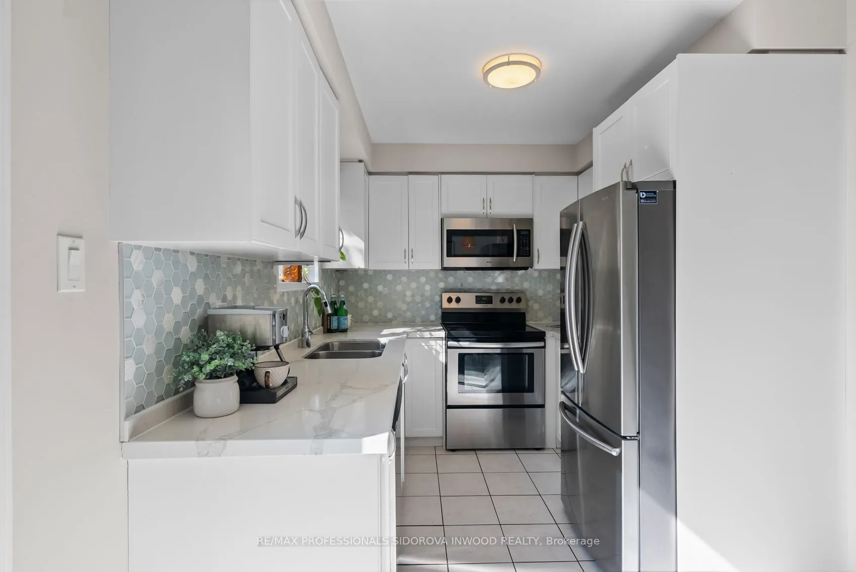 106 Lucena Crescent
