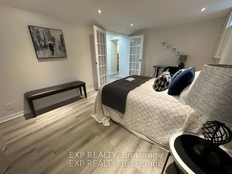 4 Forrestwood Crescent