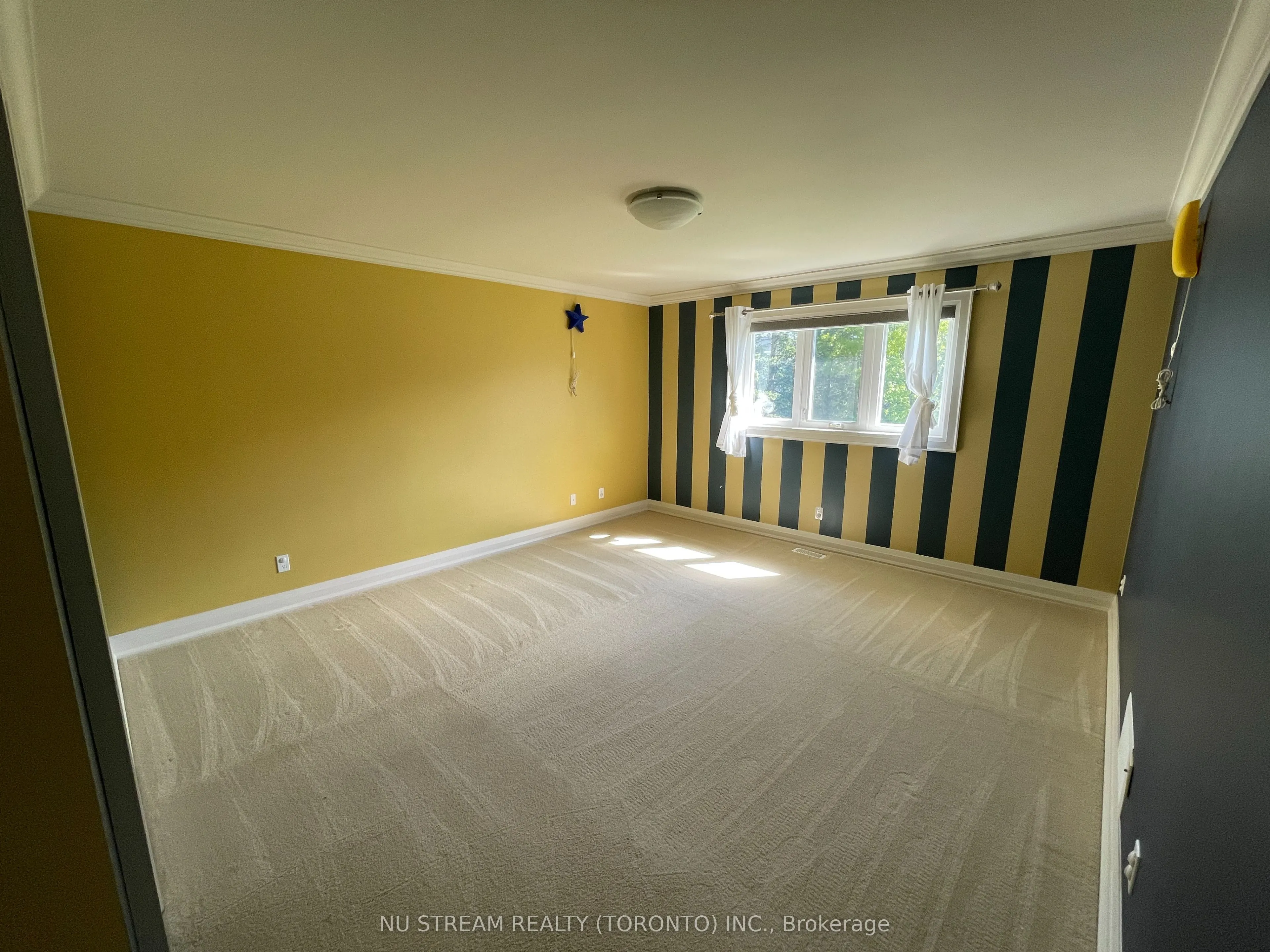 4 Willow Creek Drive