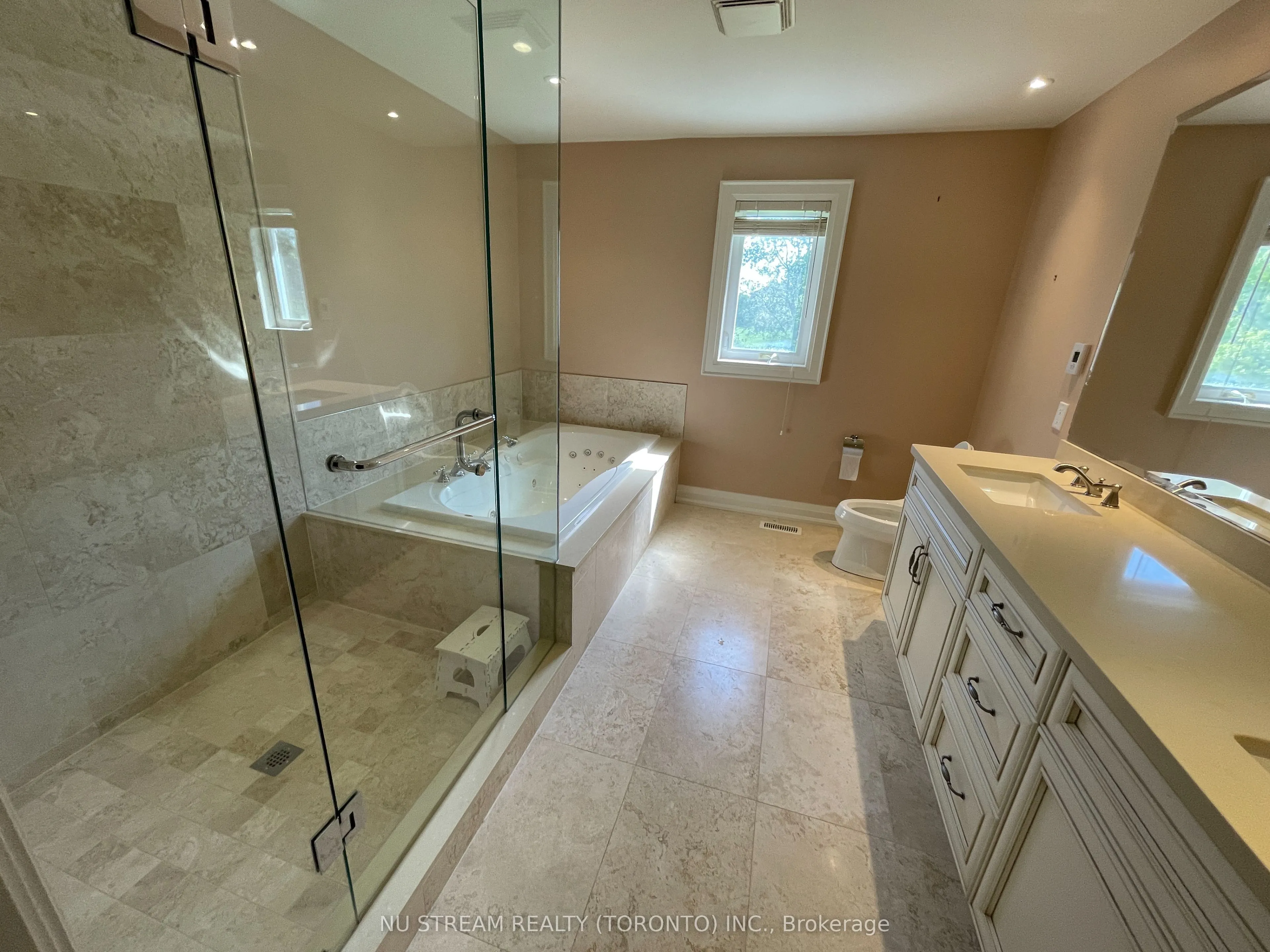 4 Willow Creek Drive