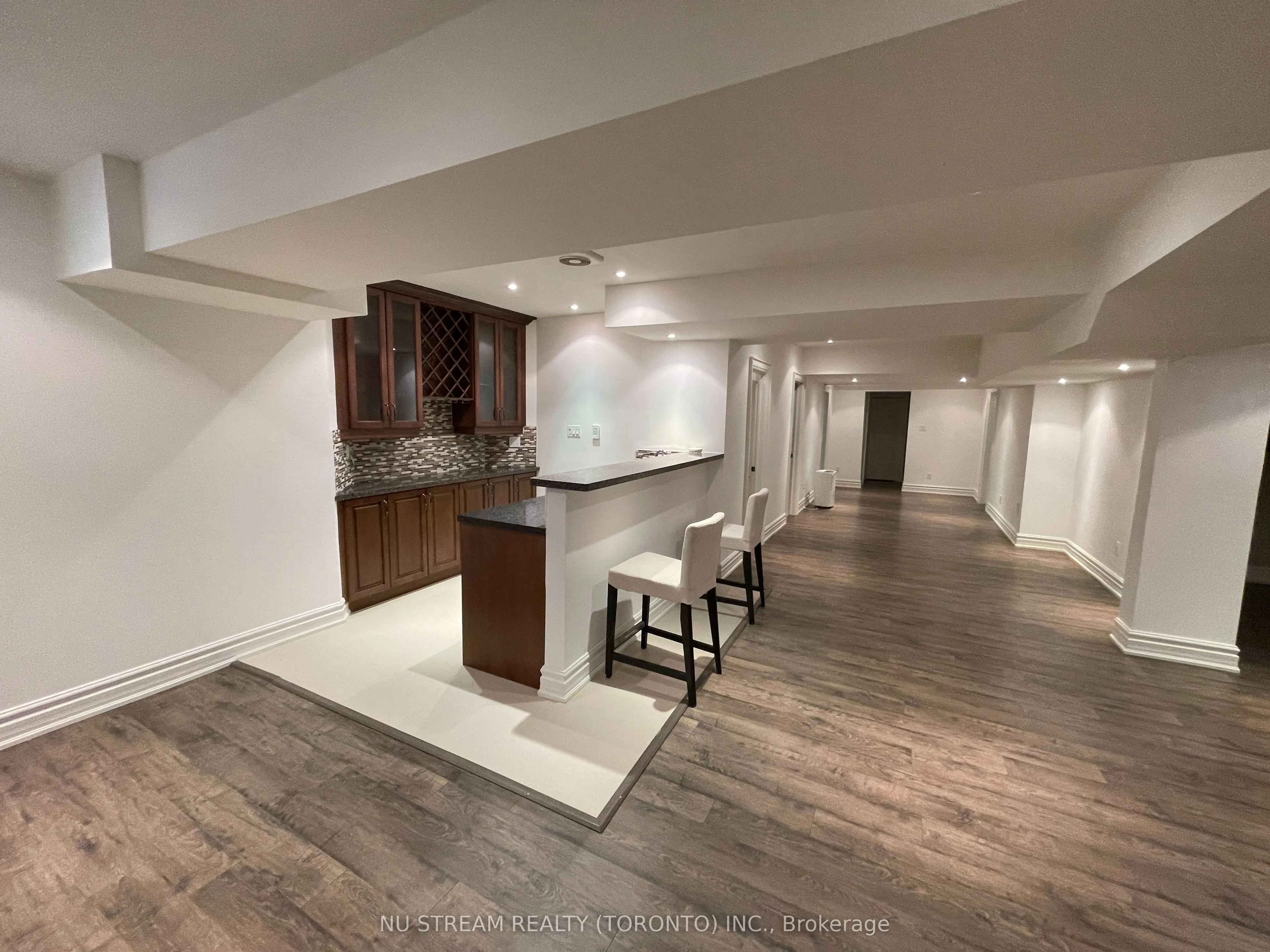 4 Willow Creek Drive
