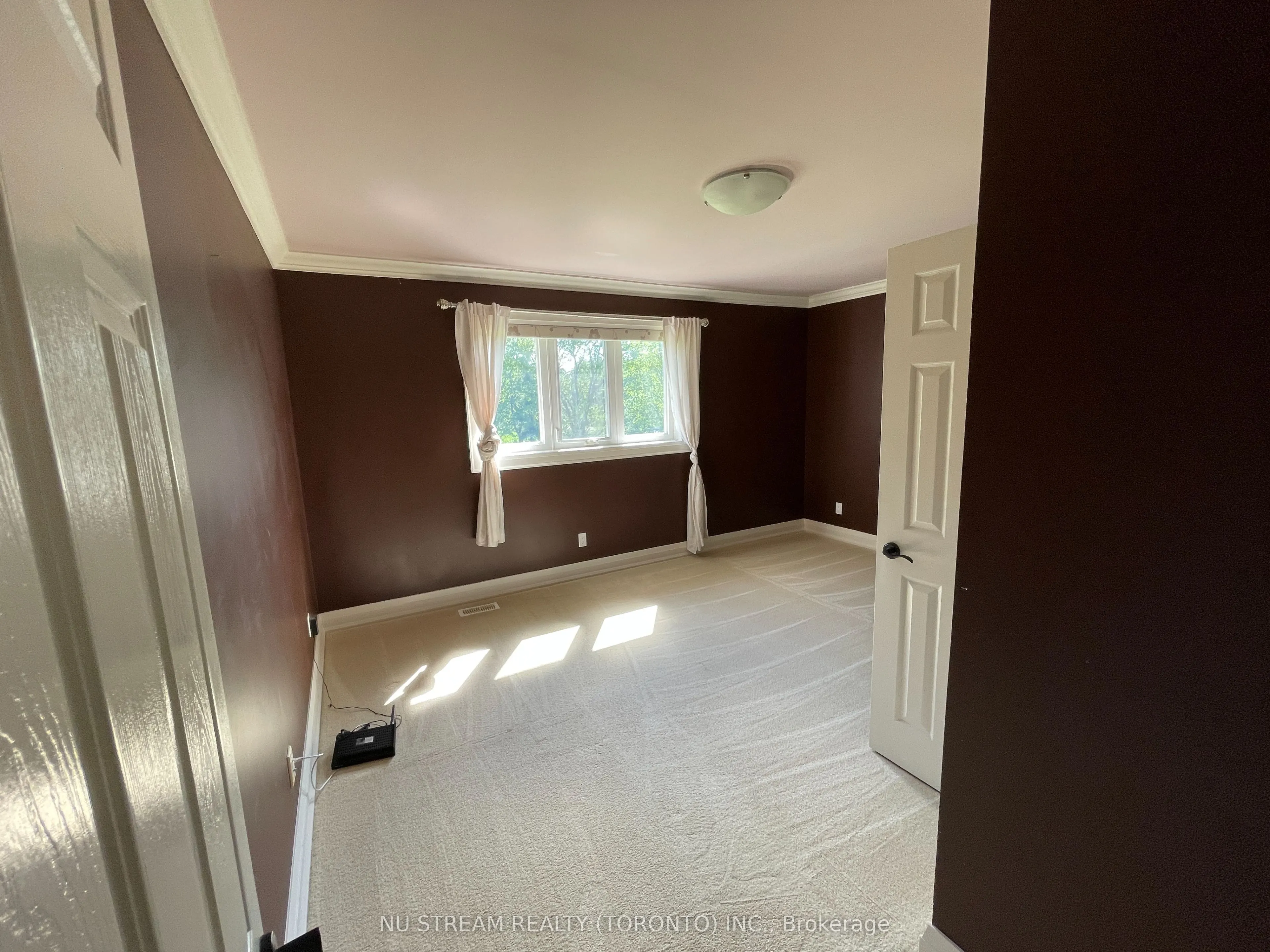 4 Willow Creek Drive