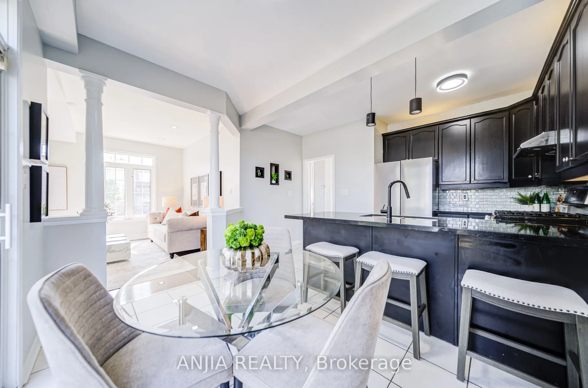 66 Alfred Paterson Drive, #Main & 2nd Floor