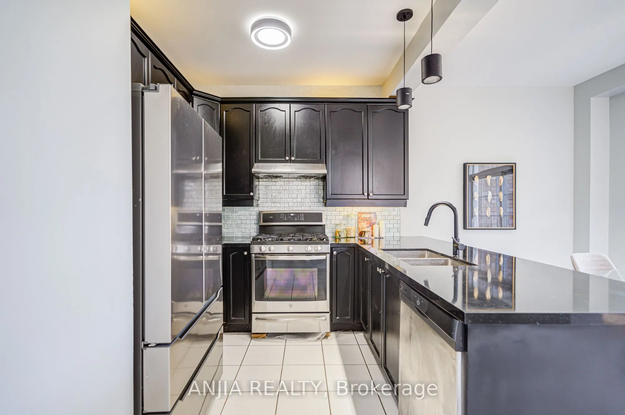 66 Alfred Paterson Drive, #Main & 2nd Floor