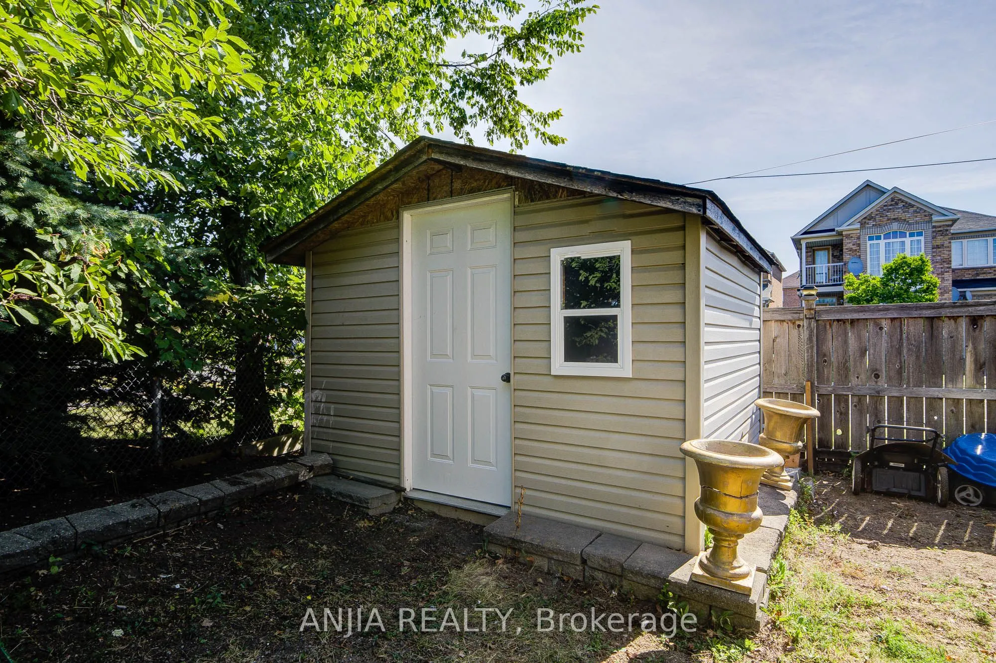 66 Alfred Paterson Drive, #Main & 2nd Floor