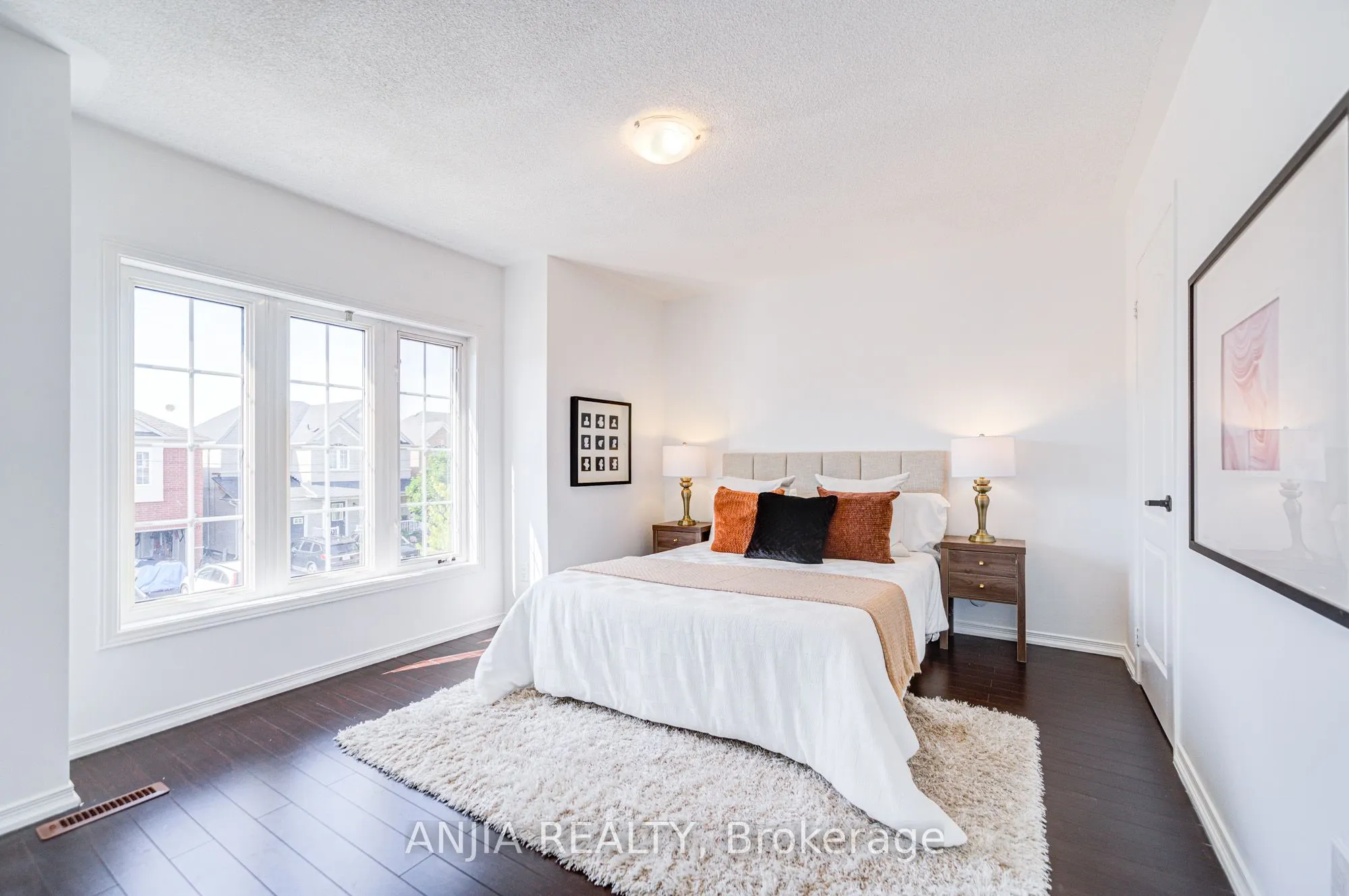 66 Alfred Paterson Drive, #Main & 2nd Floor