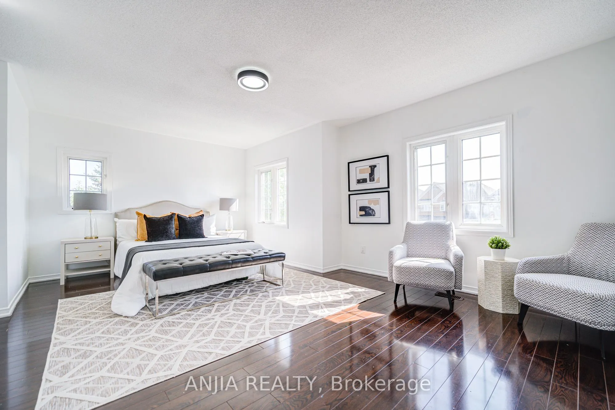 66 Alfred Paterson Drive, #Main & 2nd Floor