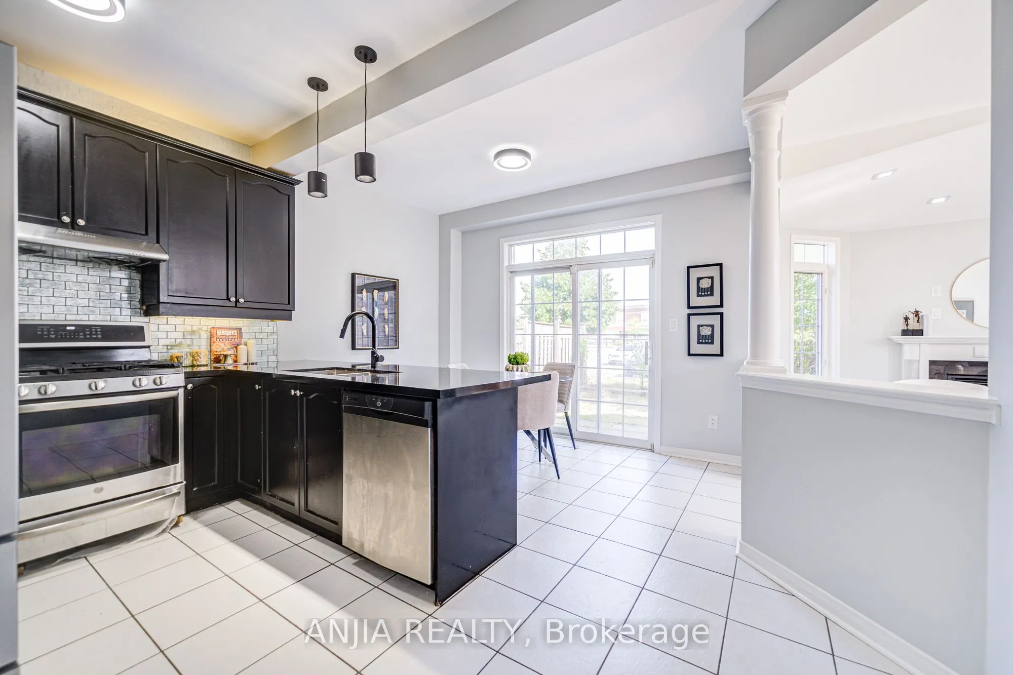 66 Alfred Paterson Drive, #Main & 2nd Floor