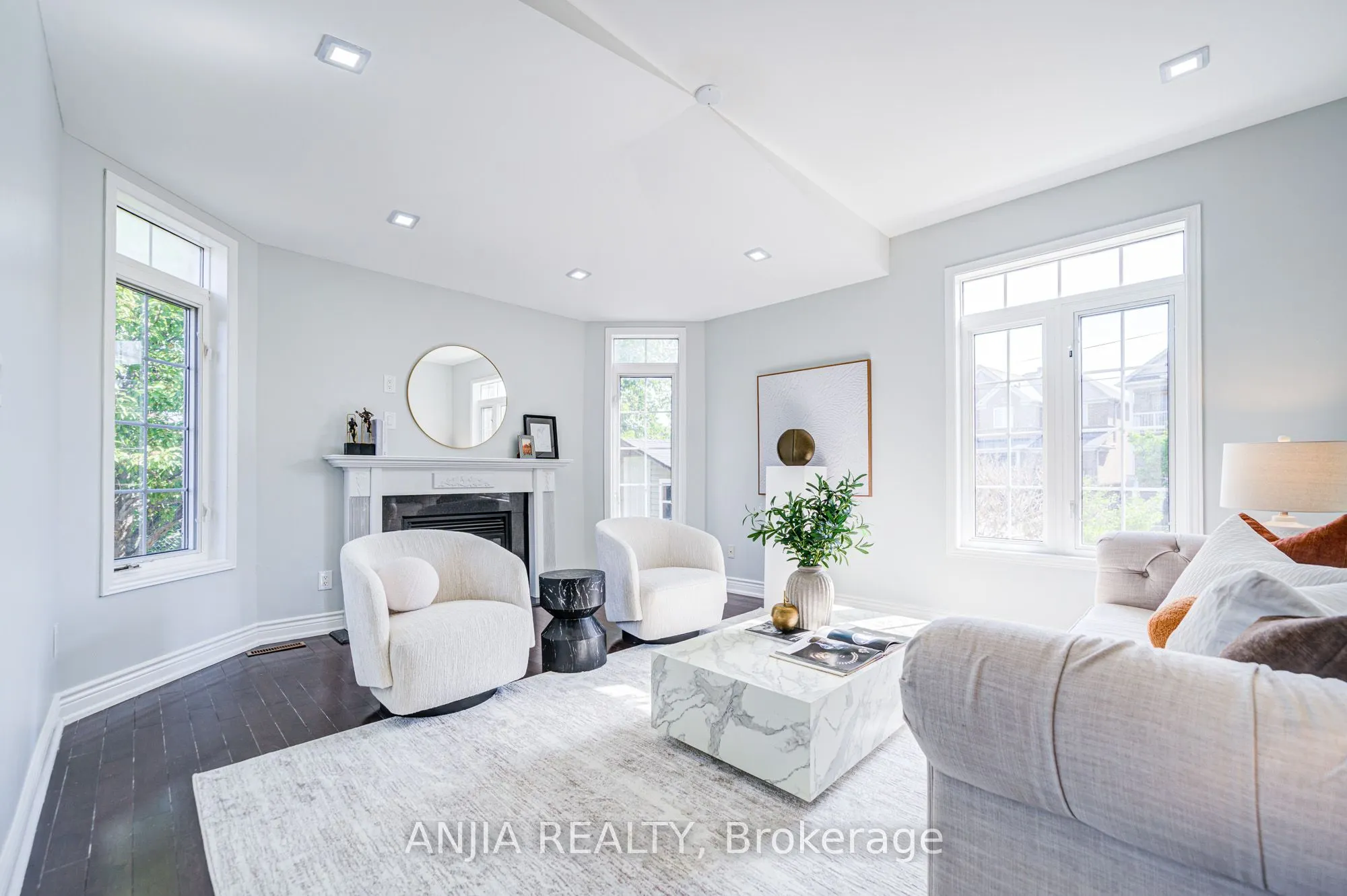 66 Alfred Paterson Drive, #Main & 2nd Floor