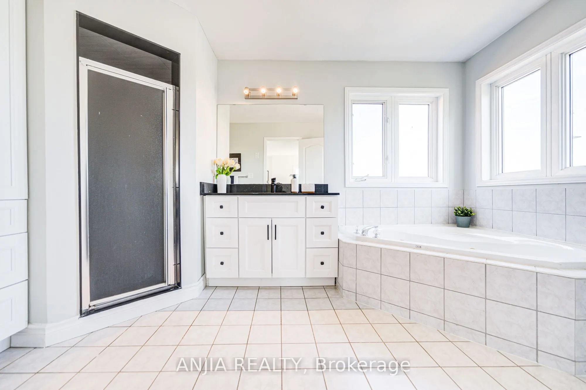 66 Alfred Paterson Drive, #Main & 2nd Floor