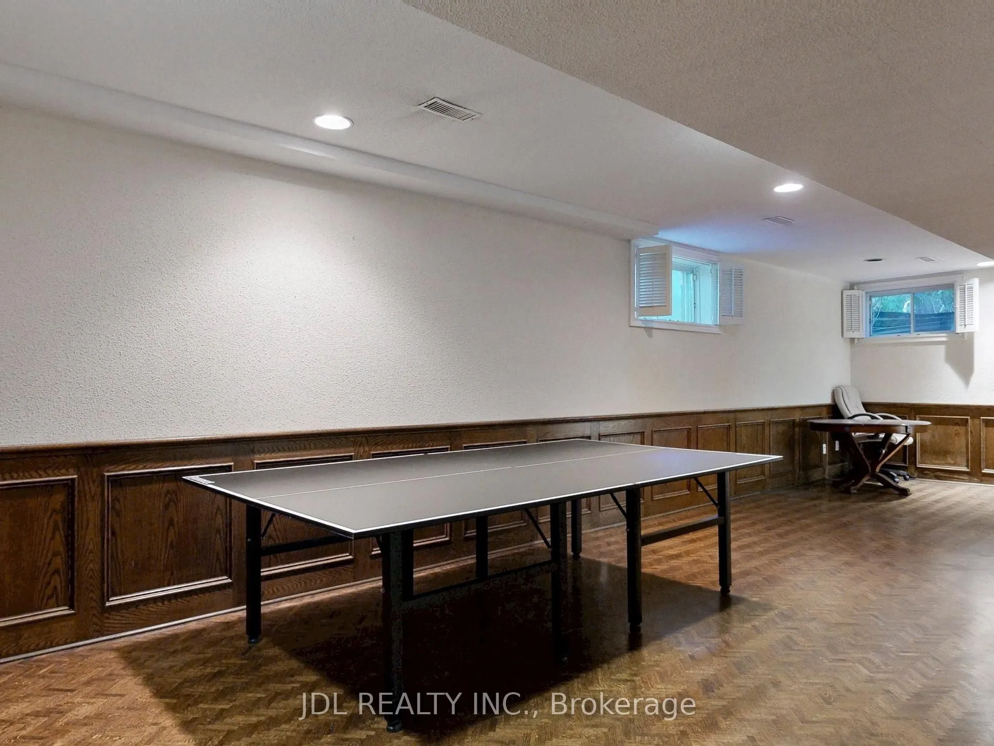 11 Moodie Drive