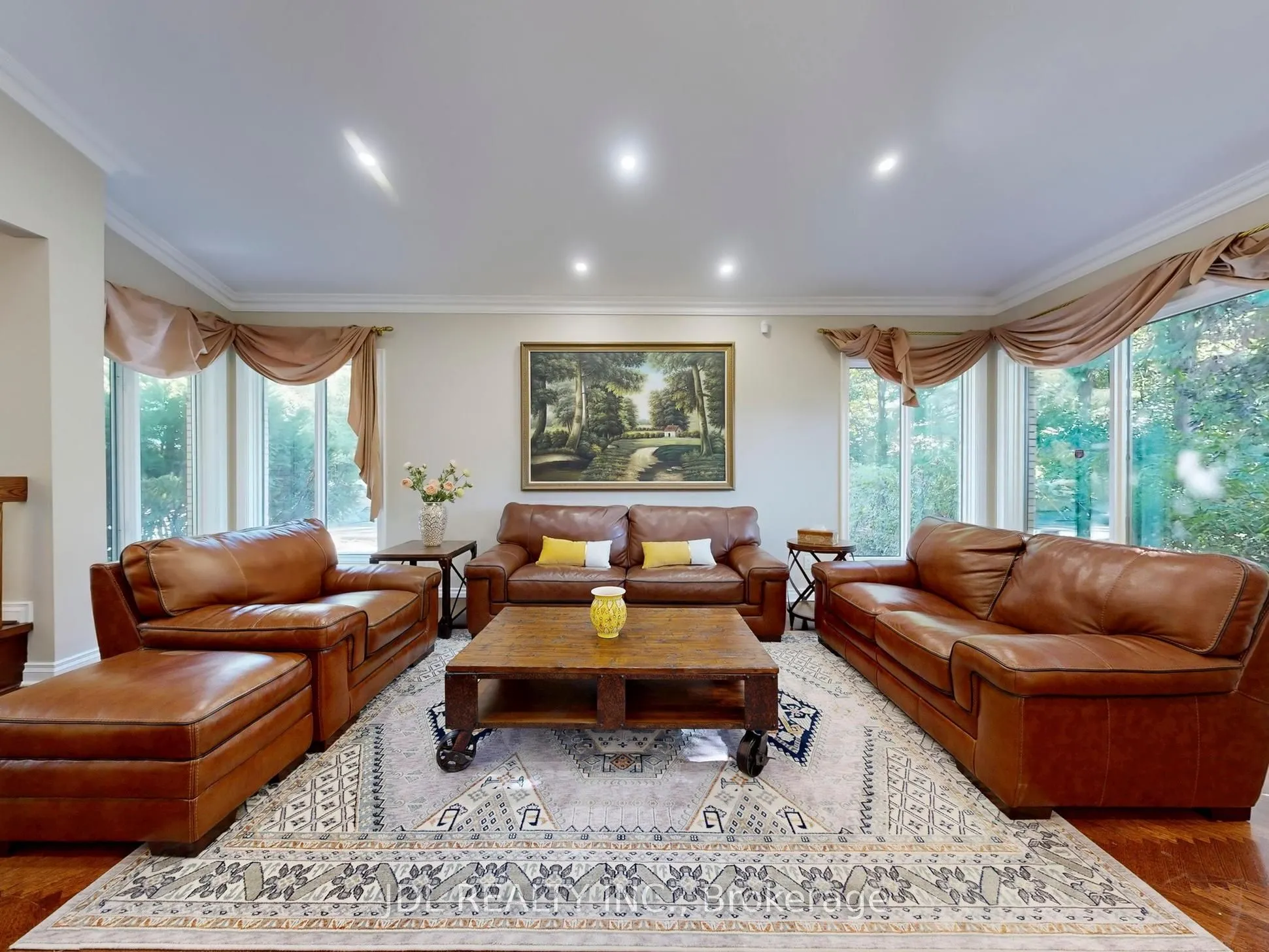 11 Moodie Drive