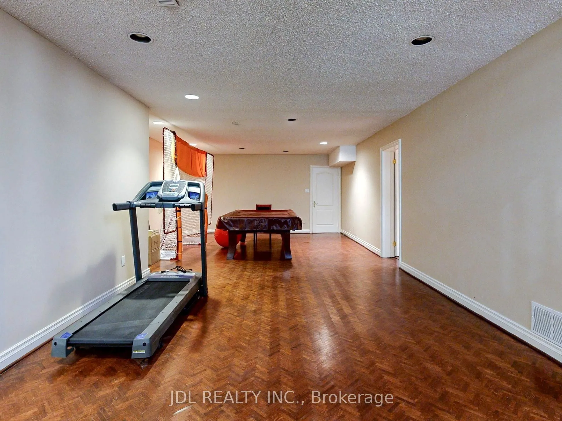 11 Moodie Drive