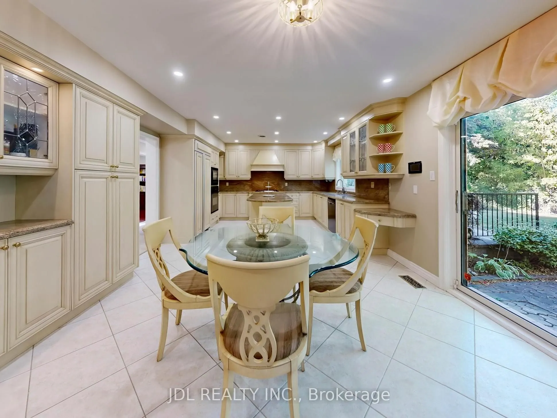 11 Moodie Drive