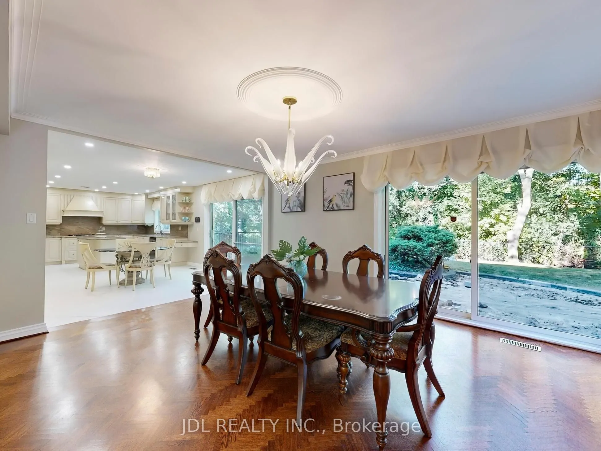 11 Moodie Drive