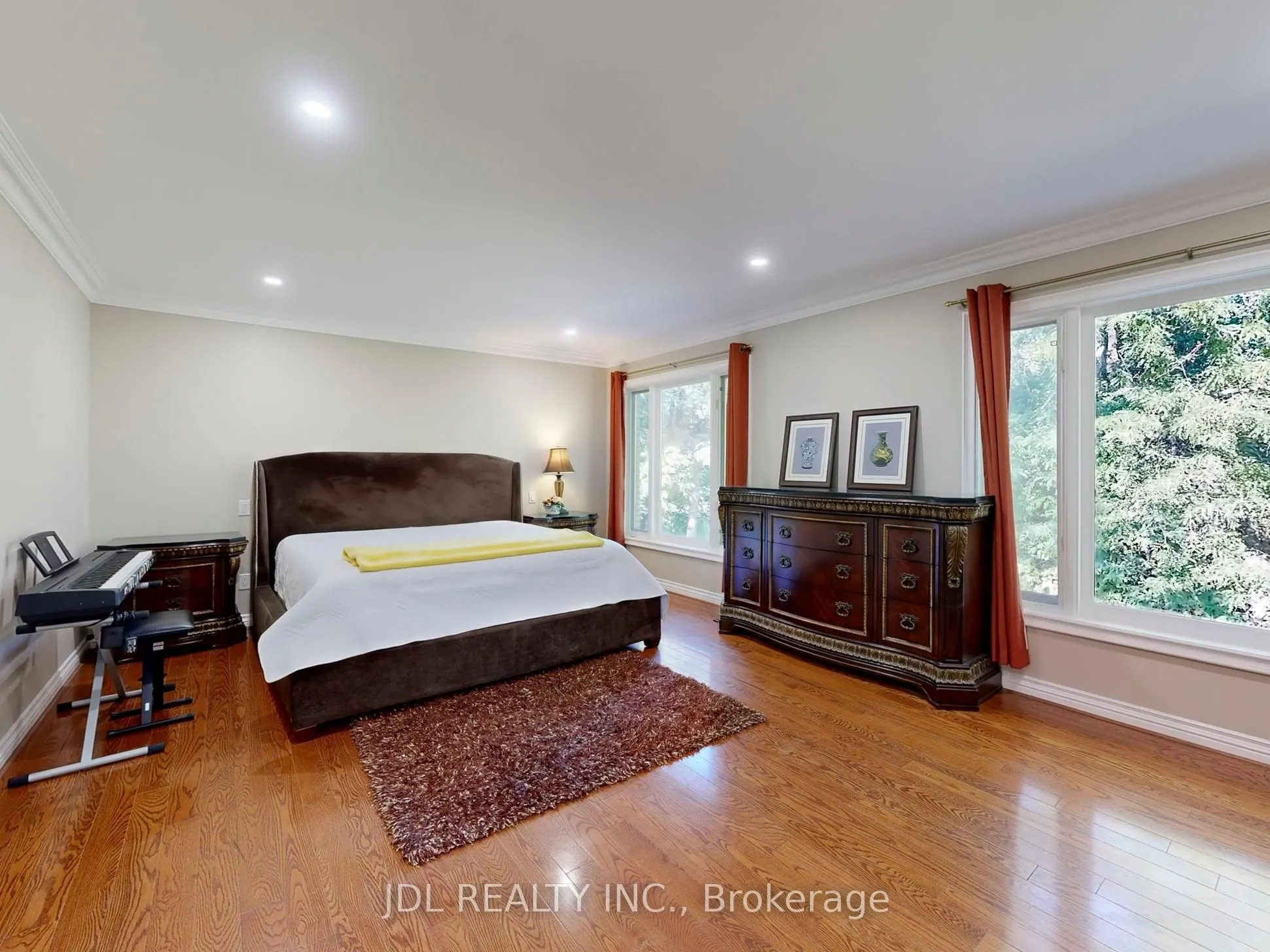 11 Moodie Drive
