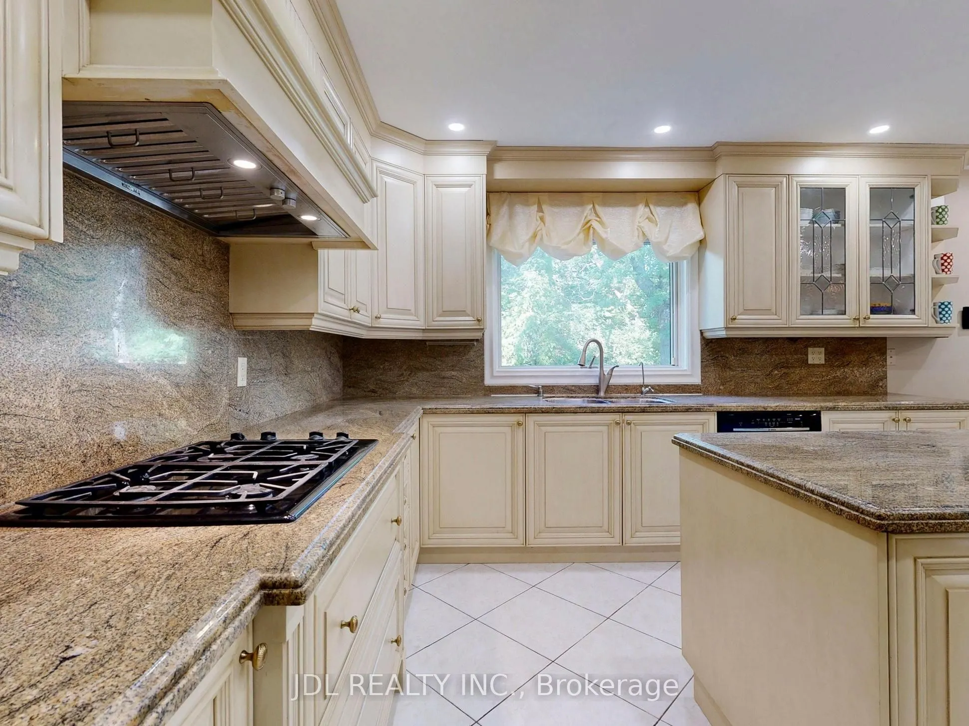 11 Moodie Drive