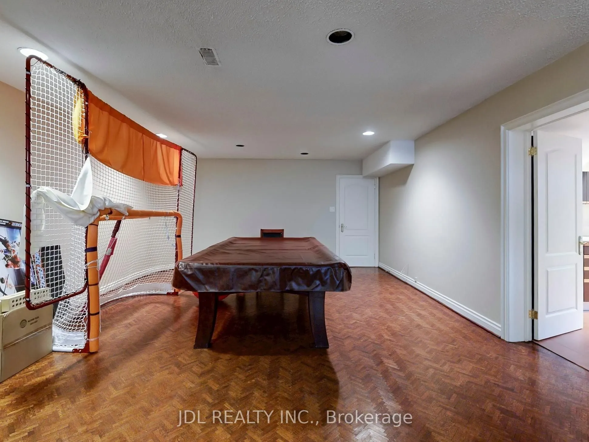 11 Moodie Drive