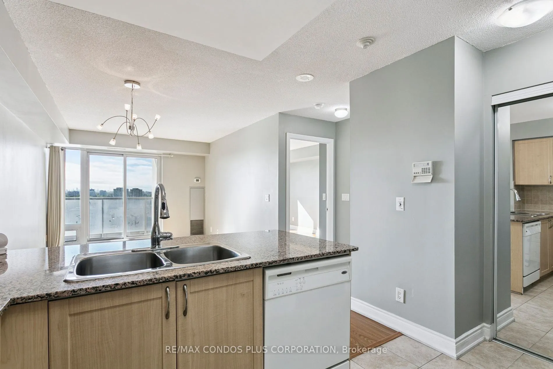 7 North Park Road, #1202