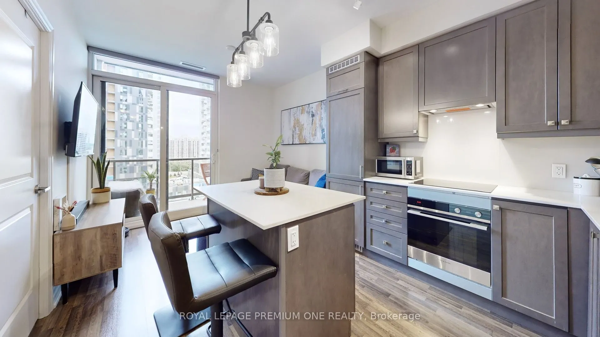 9085 Jane Street, #1012