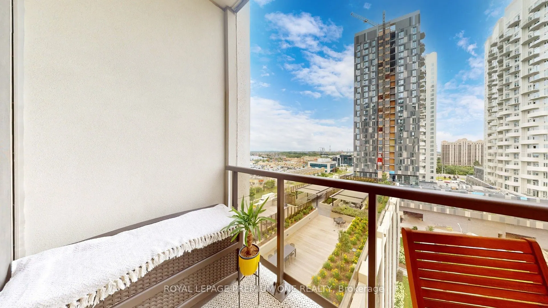 9085 Jane Street, #1012