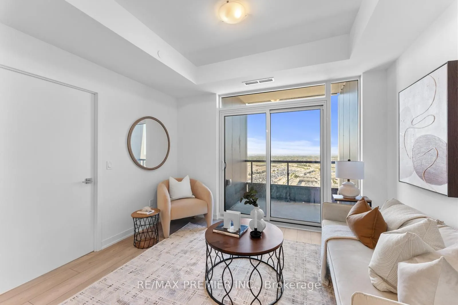 10 Abeja Street, #2617