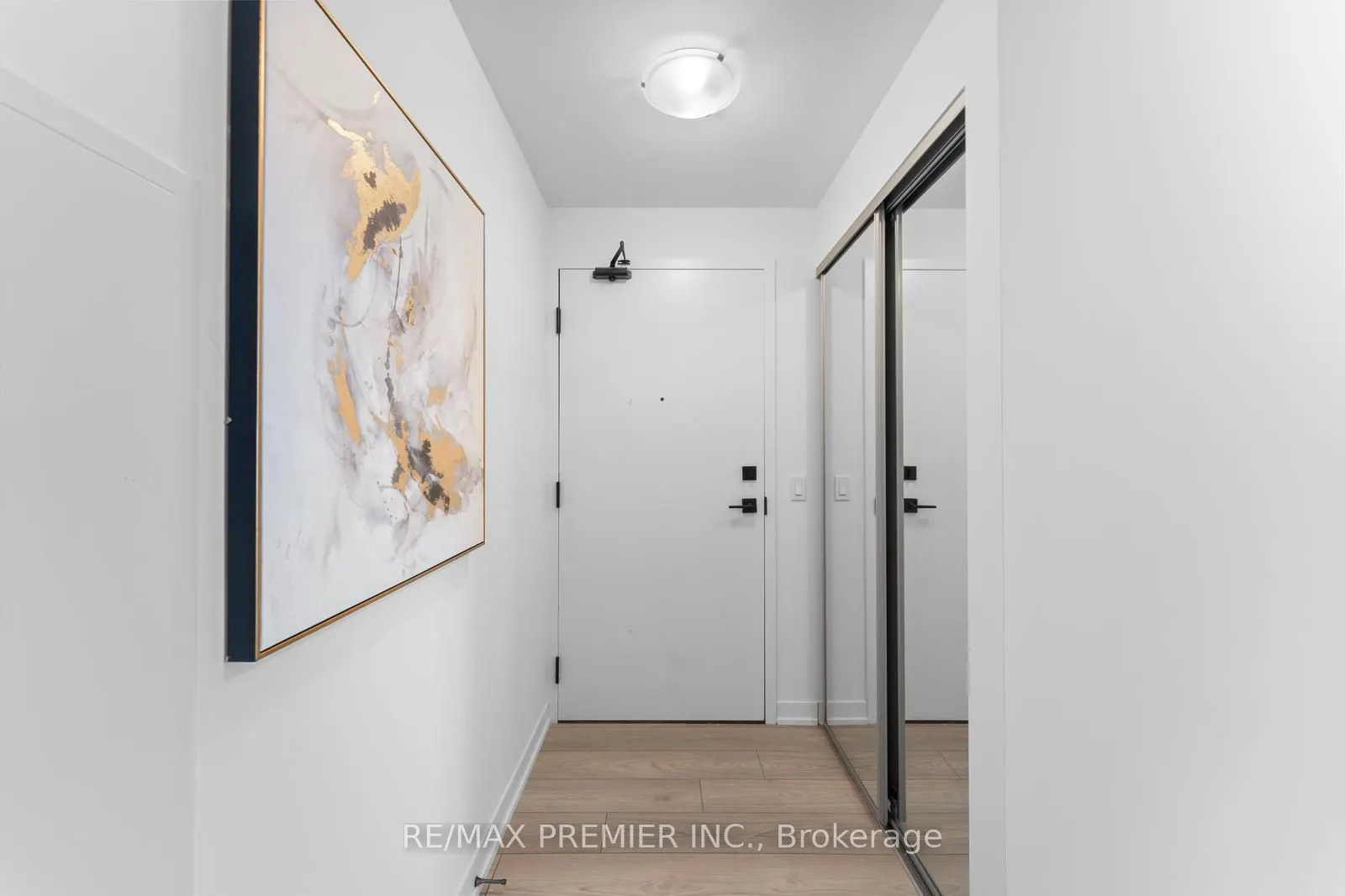 10 Abeja Street, #2617