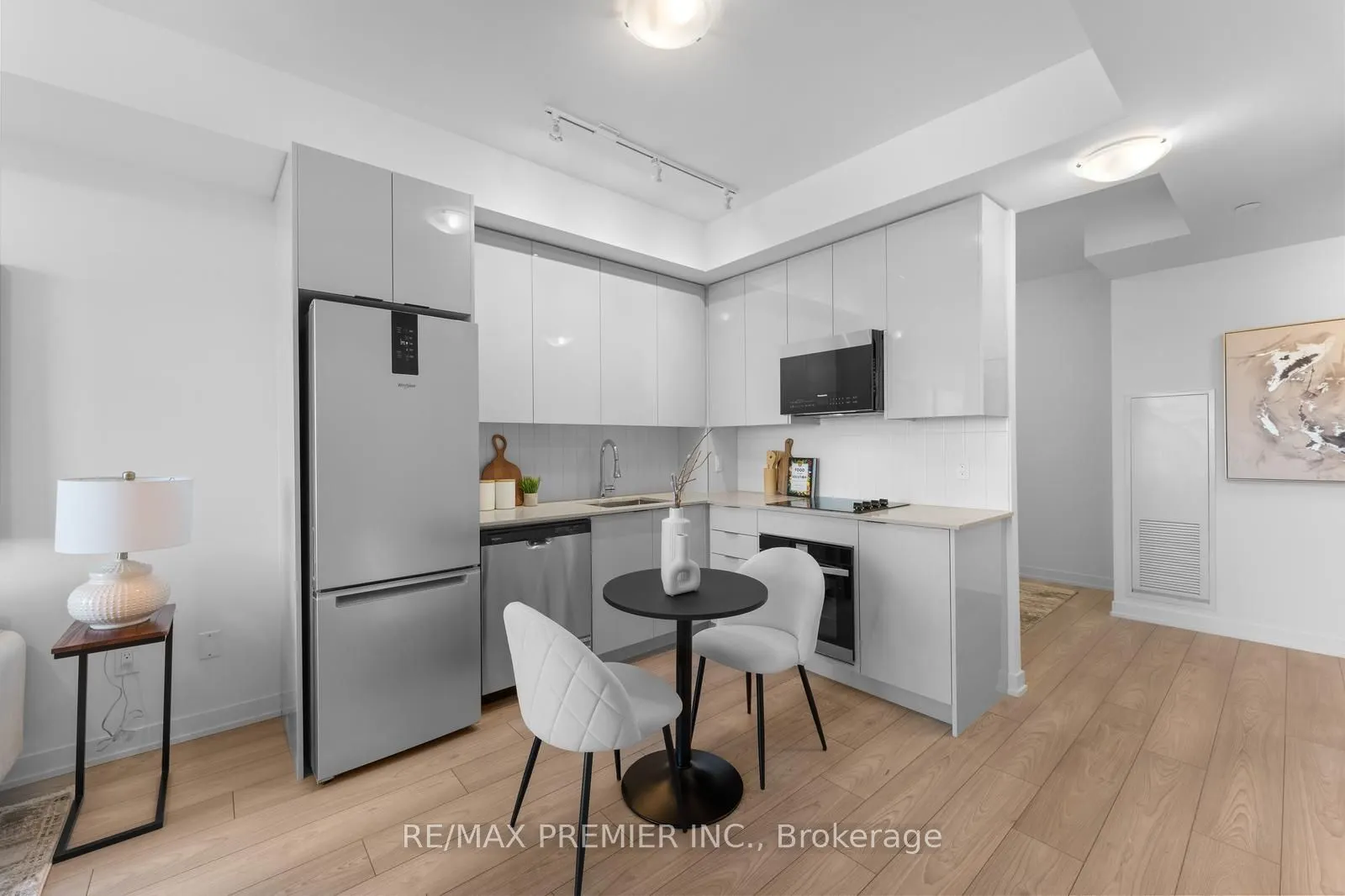 10 Abeja Street, #2617