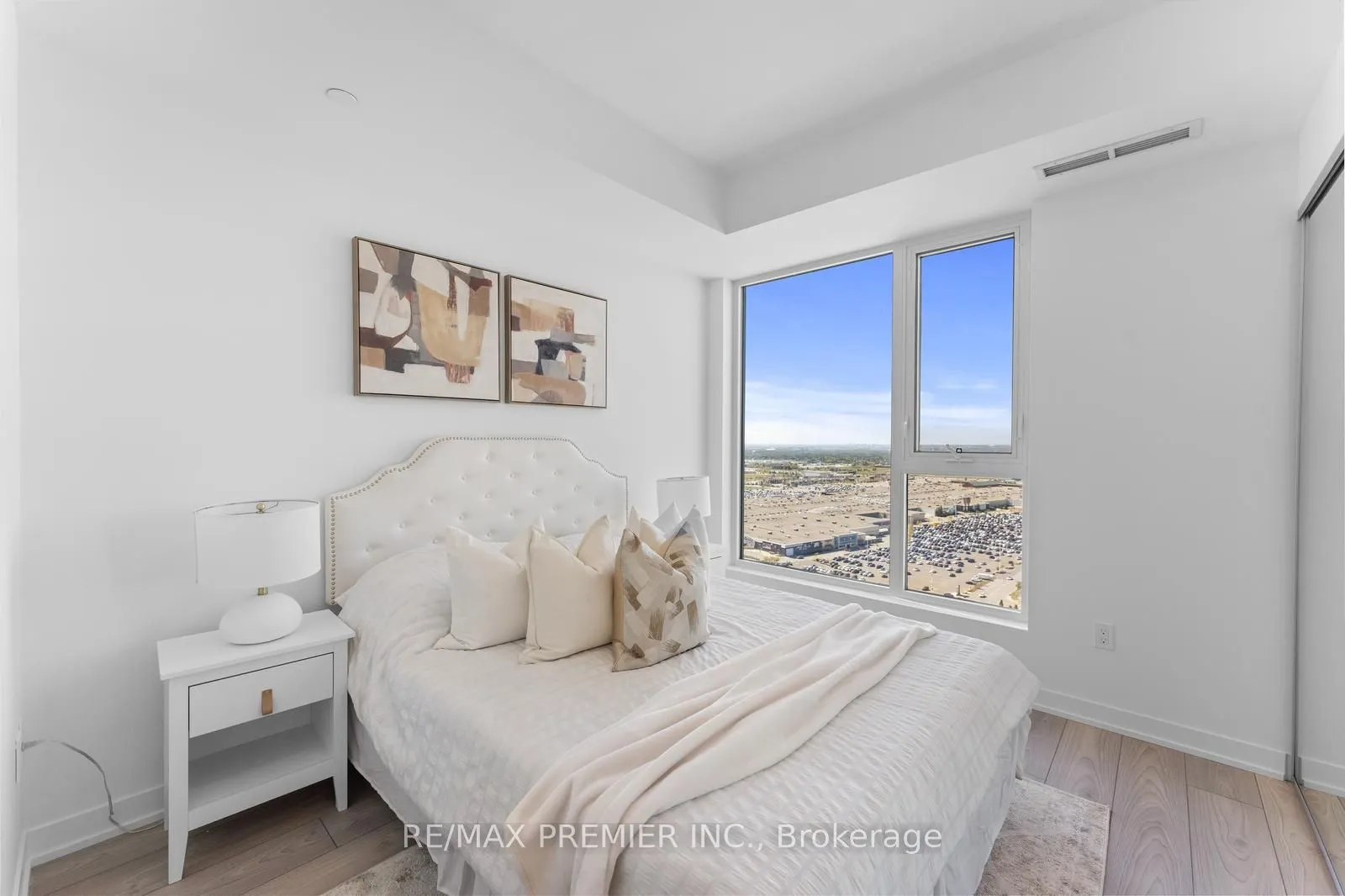 10 Abeja Street, #2617