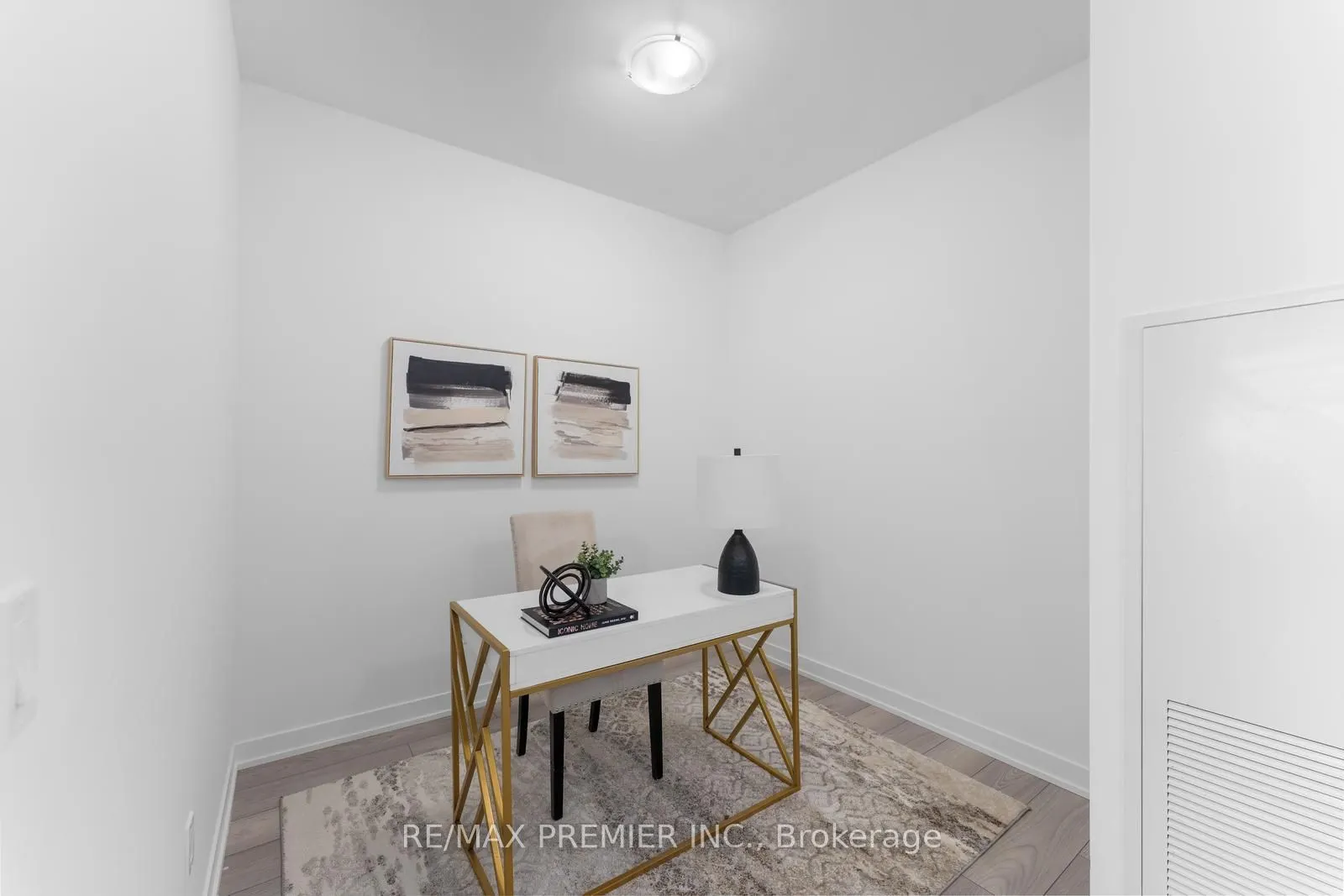 10 Abeja Street, #2617