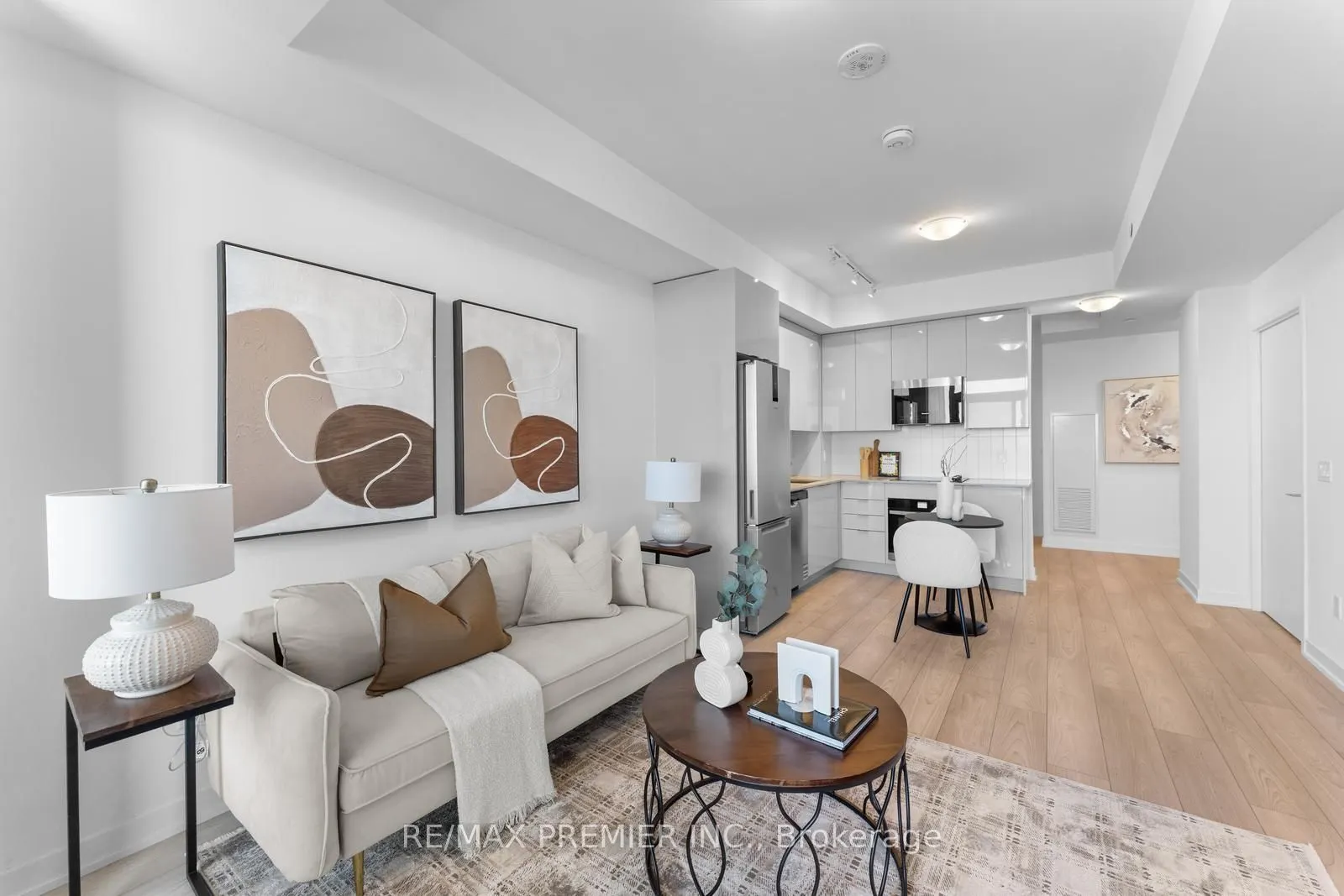10 Abeja Street, #2617