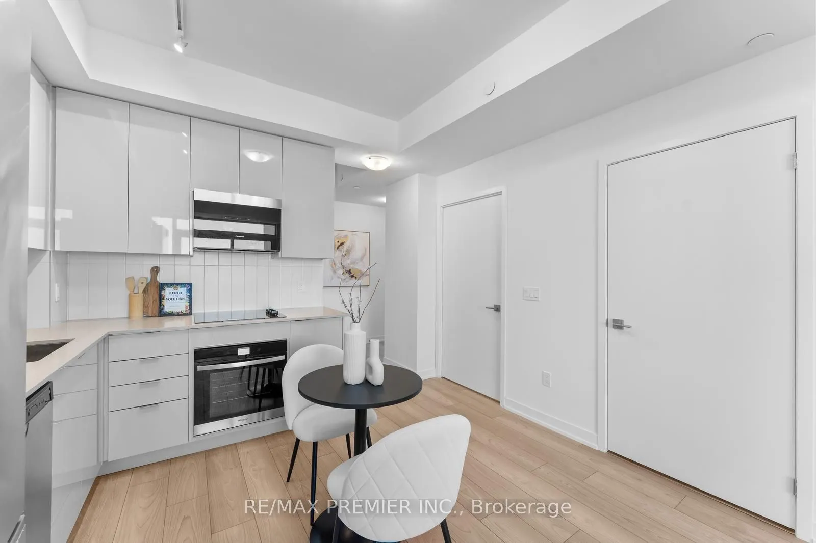10 Abeja Street, #2617