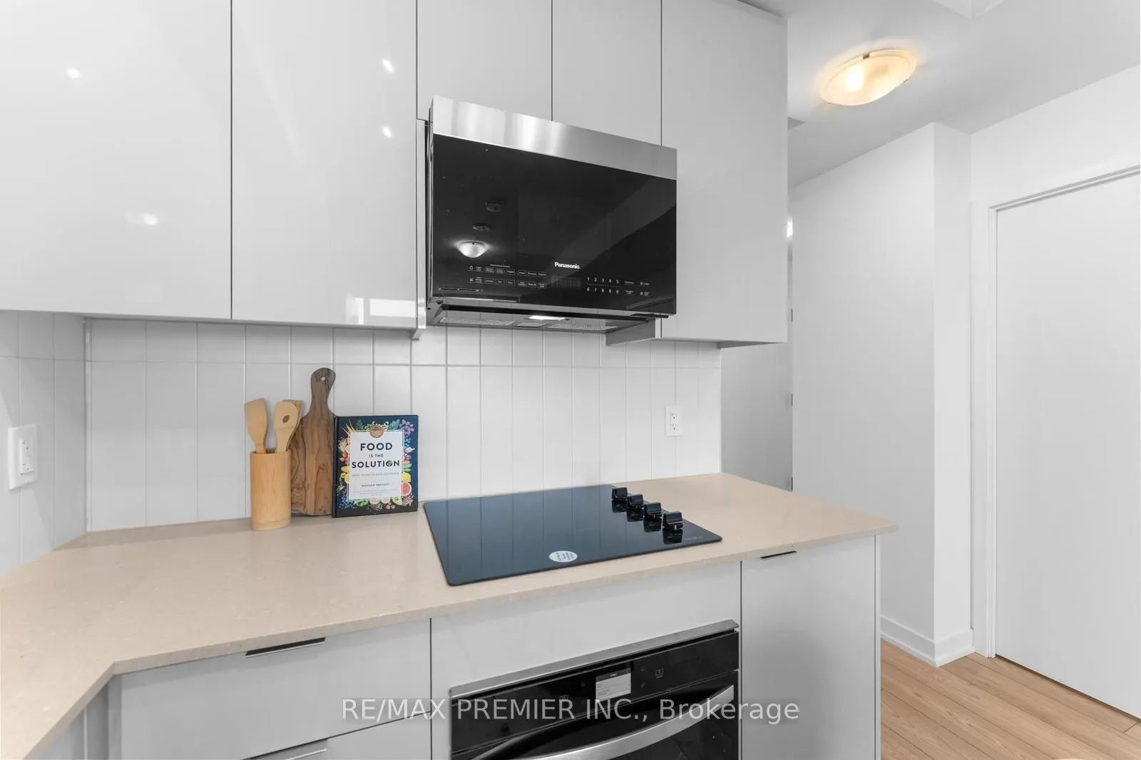 10 Abeja Street, #2617