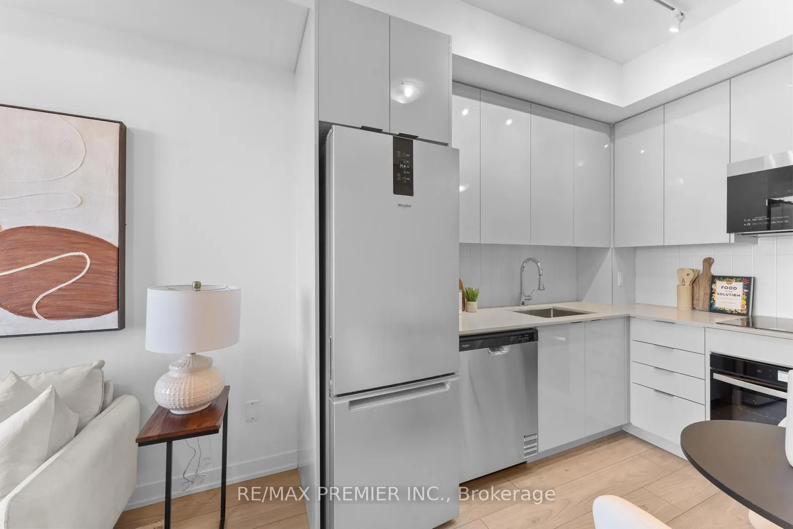 10 Abeja Street, #2617