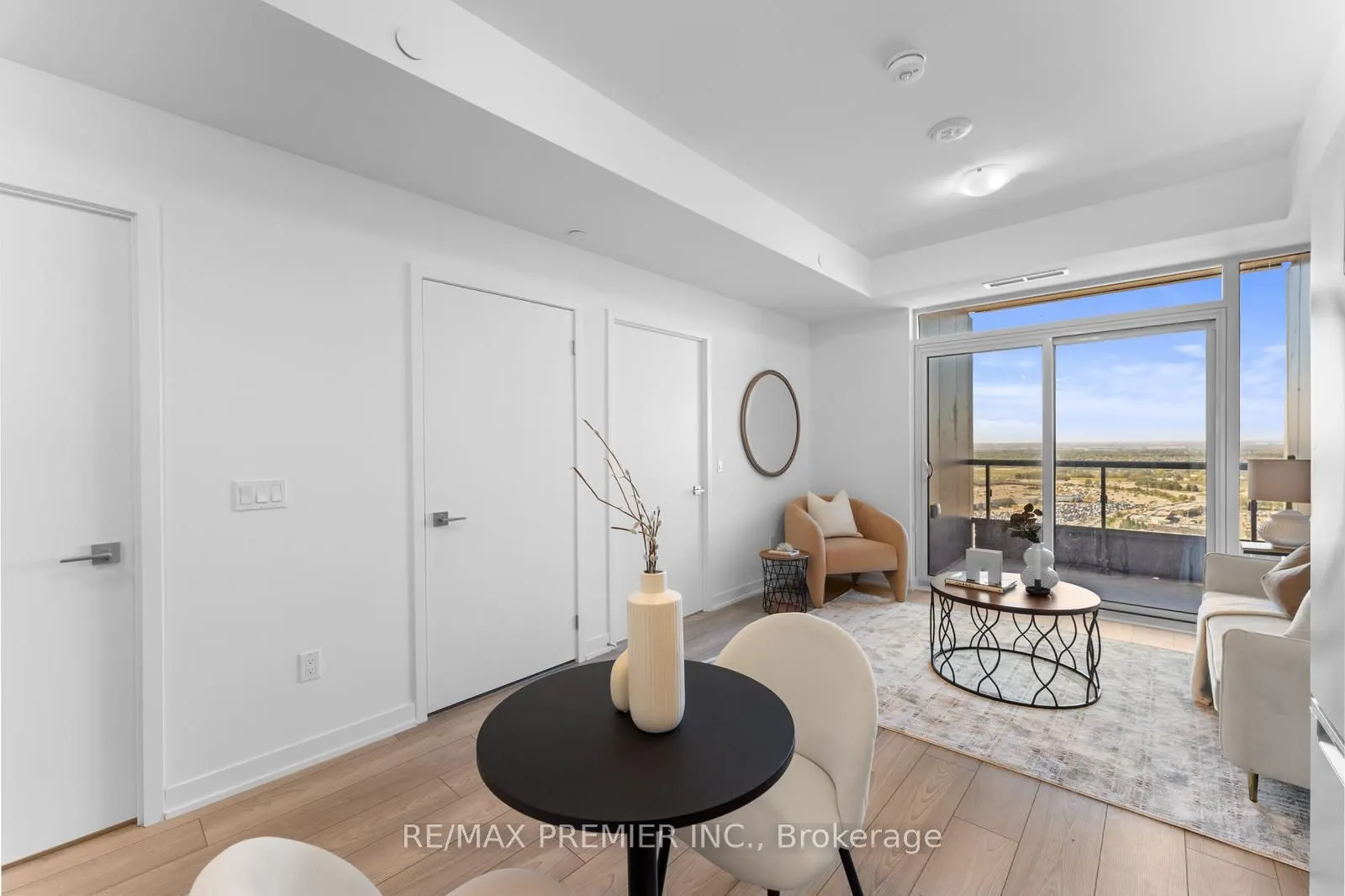 10 Abeja Street, #2617