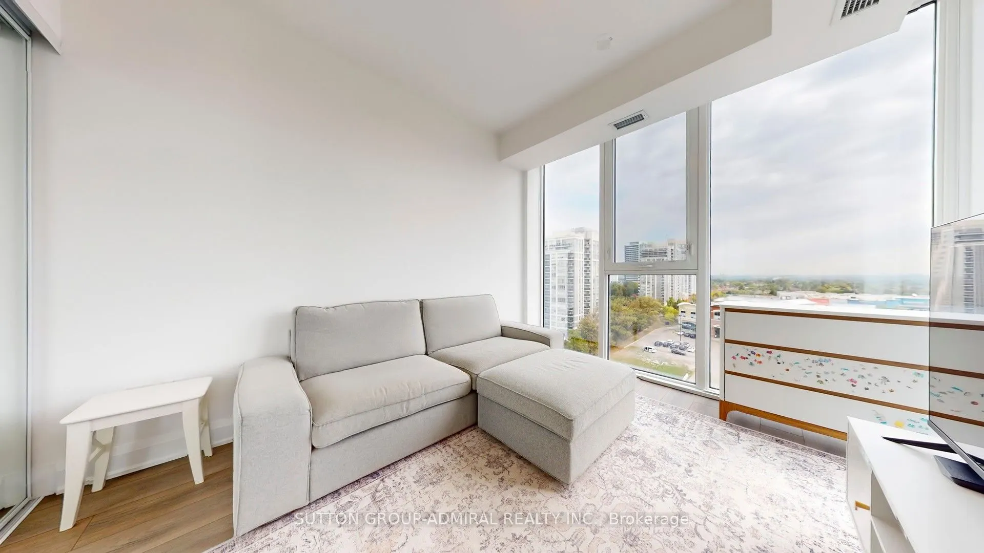 20 Gatineau Drive, #1103