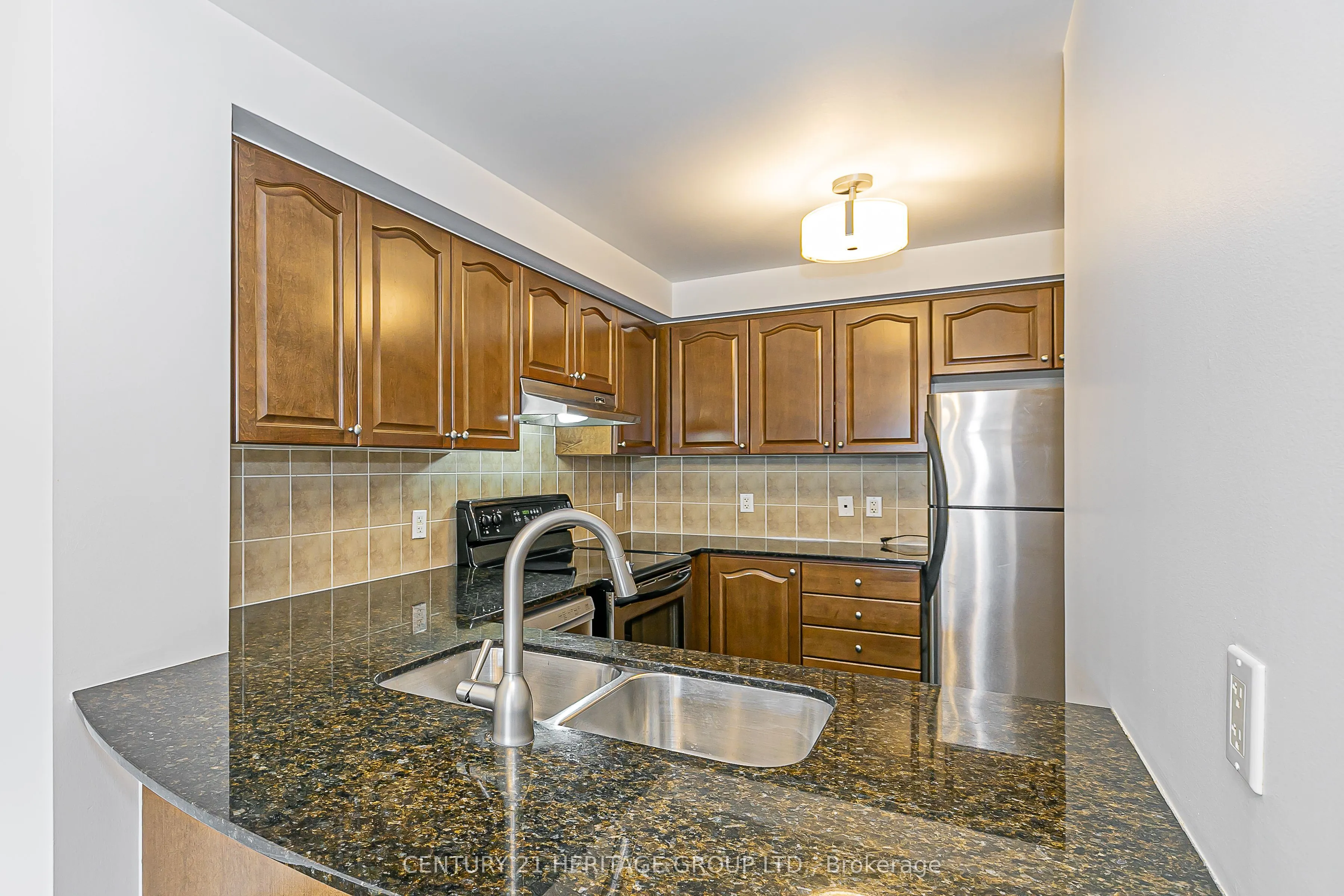 2 Maison Parc Court, #414