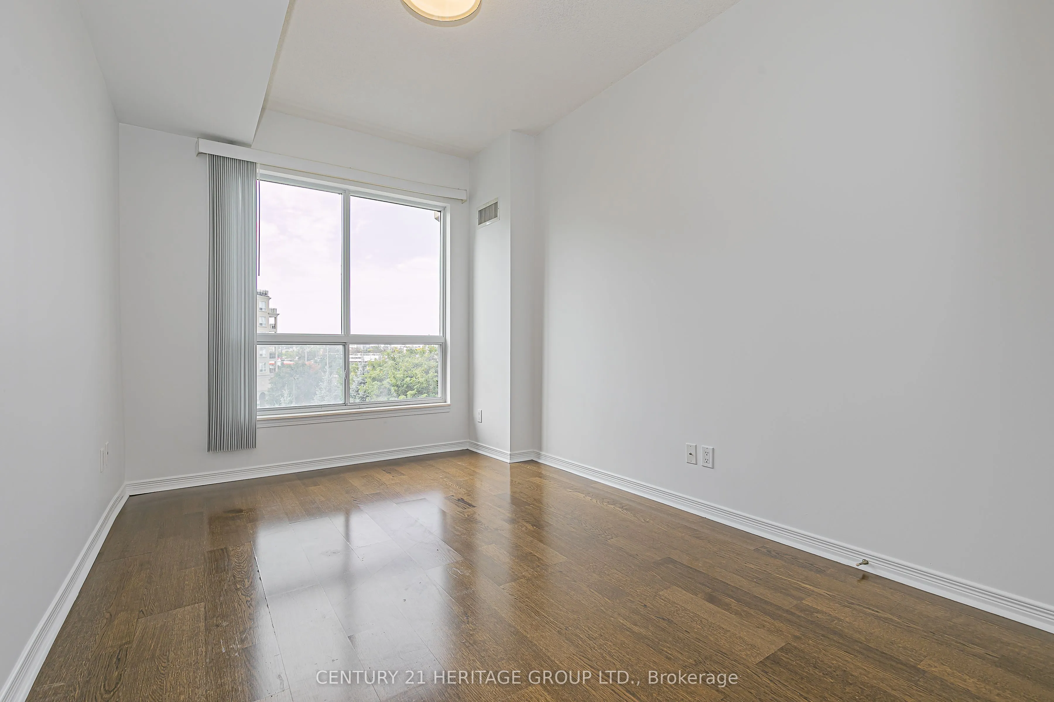 2 Maison Parc Court, #414