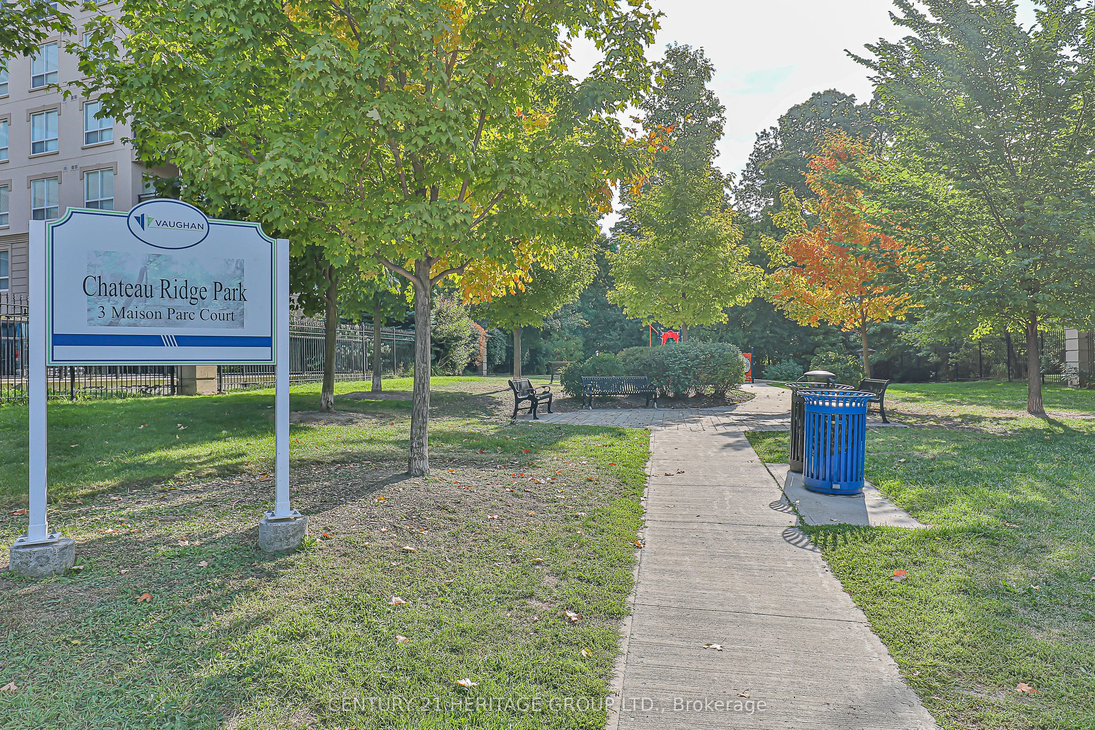 2 Maison Parc Court, #414