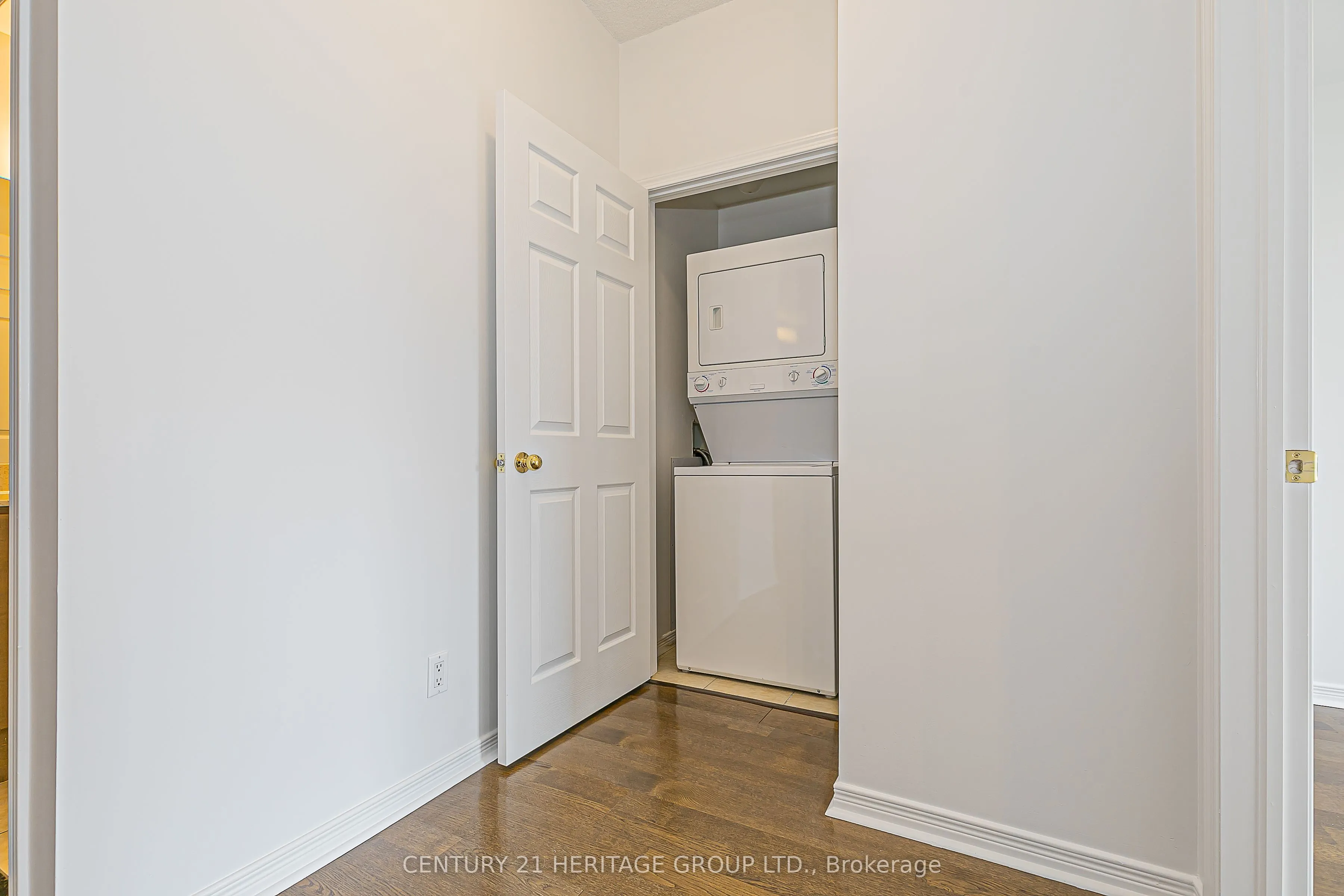 2 Maison Parc Court, #414